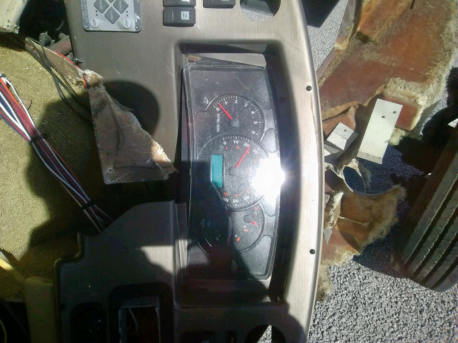 Photo 8 from auction – 2004 MNAC MOTORHOME with VIN 5B4MP67G743389667