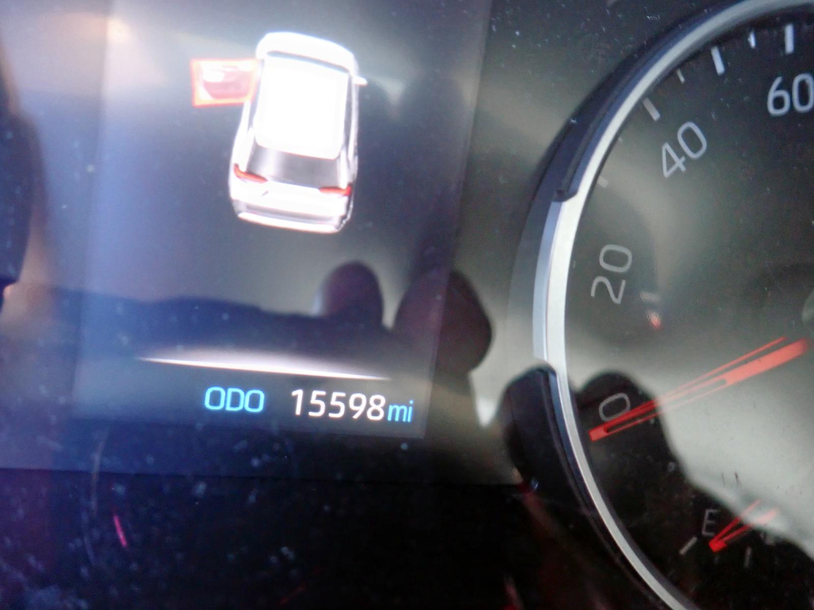 Photo 8 from auction – 2020 TOYOTA RAV4 XLE with VIN 2T3W1RFV0LC034276