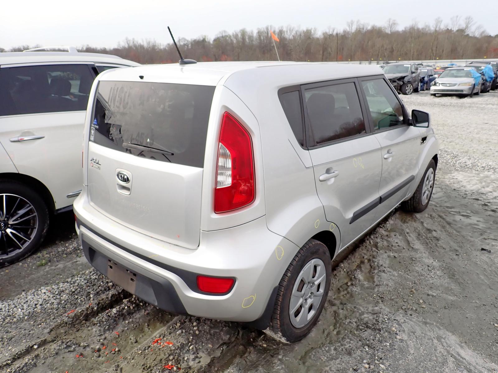 Photo 4 from auction – 2012 KIA SOUL with VIN KNDJT2A5XC7459064