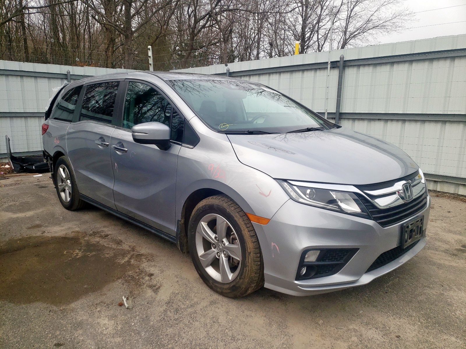 Photo 1 from auction – 2018 HONDA ODYSSEY EX with VIN 5FNRL6H73JB007093