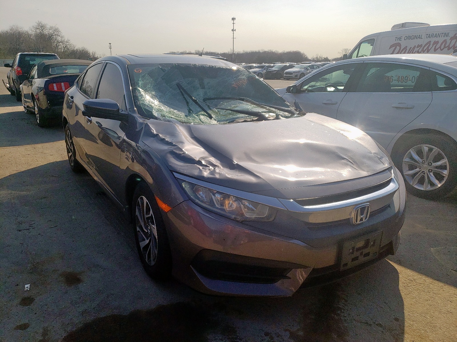 HONDA CIVIC EX 2016 con VIN 19XFC2F7XGE239705 - Foto de la subasta