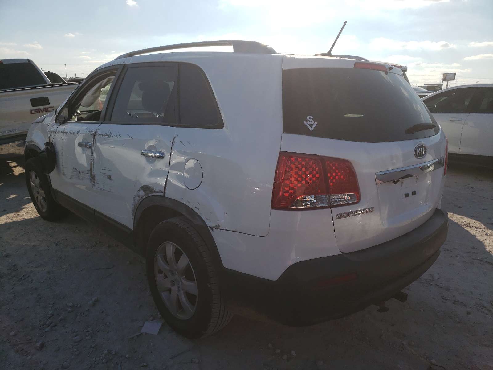 Photo 3 from auction – 2011 KIA SORENTO BA with VIN 5XYKT4A10BG155949