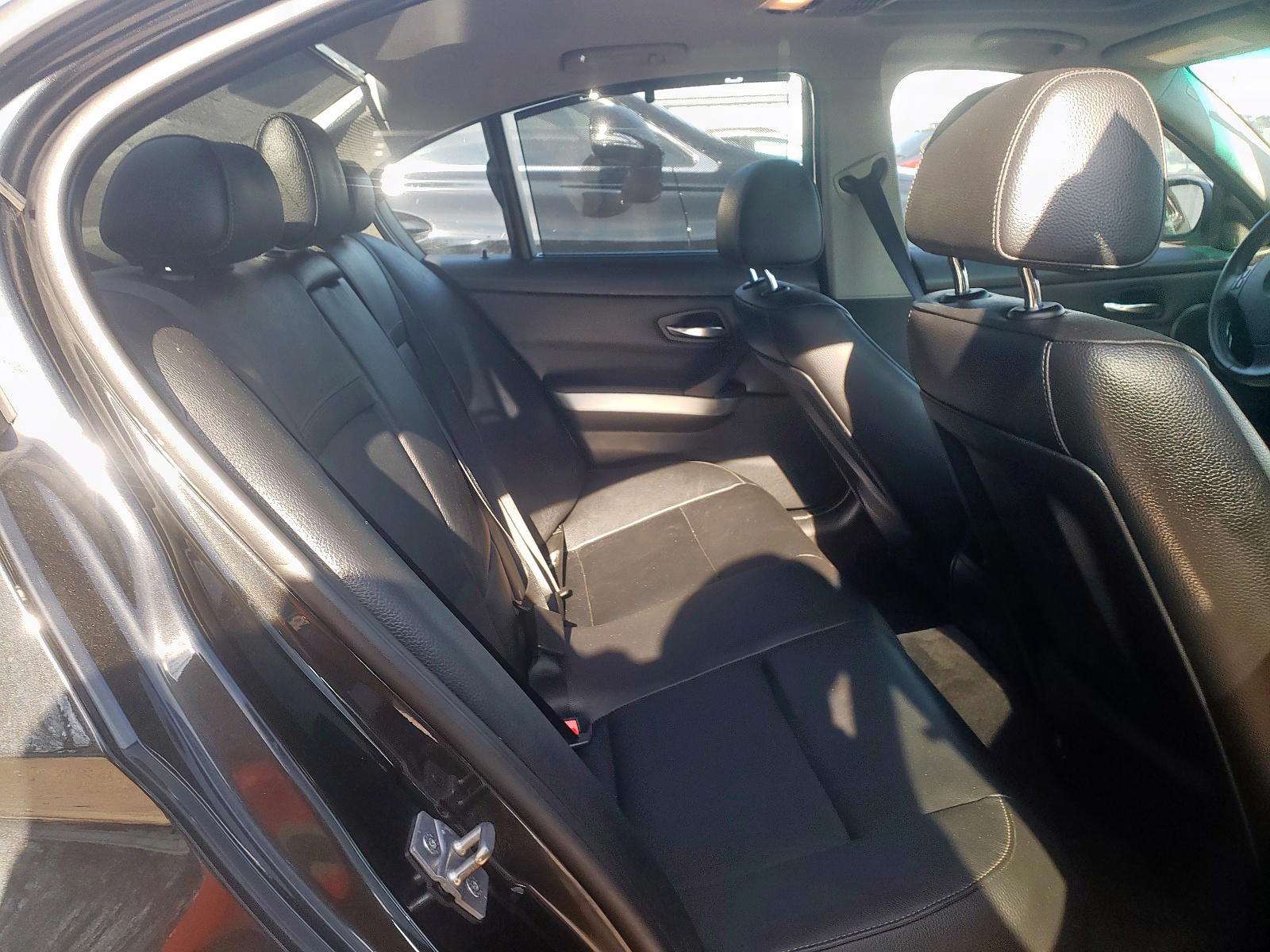 Photo 6 from auction – 2011 BMW 328 XI with VIN WBAPK7C54BF083390