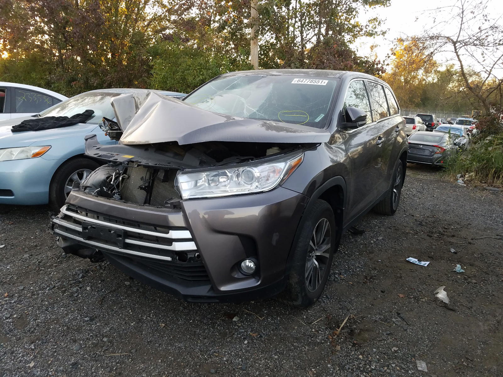 Photo 2 from auction – 2019 TOYOTA HIGHLANDER with VIN 5TDBZRFH6KS970287