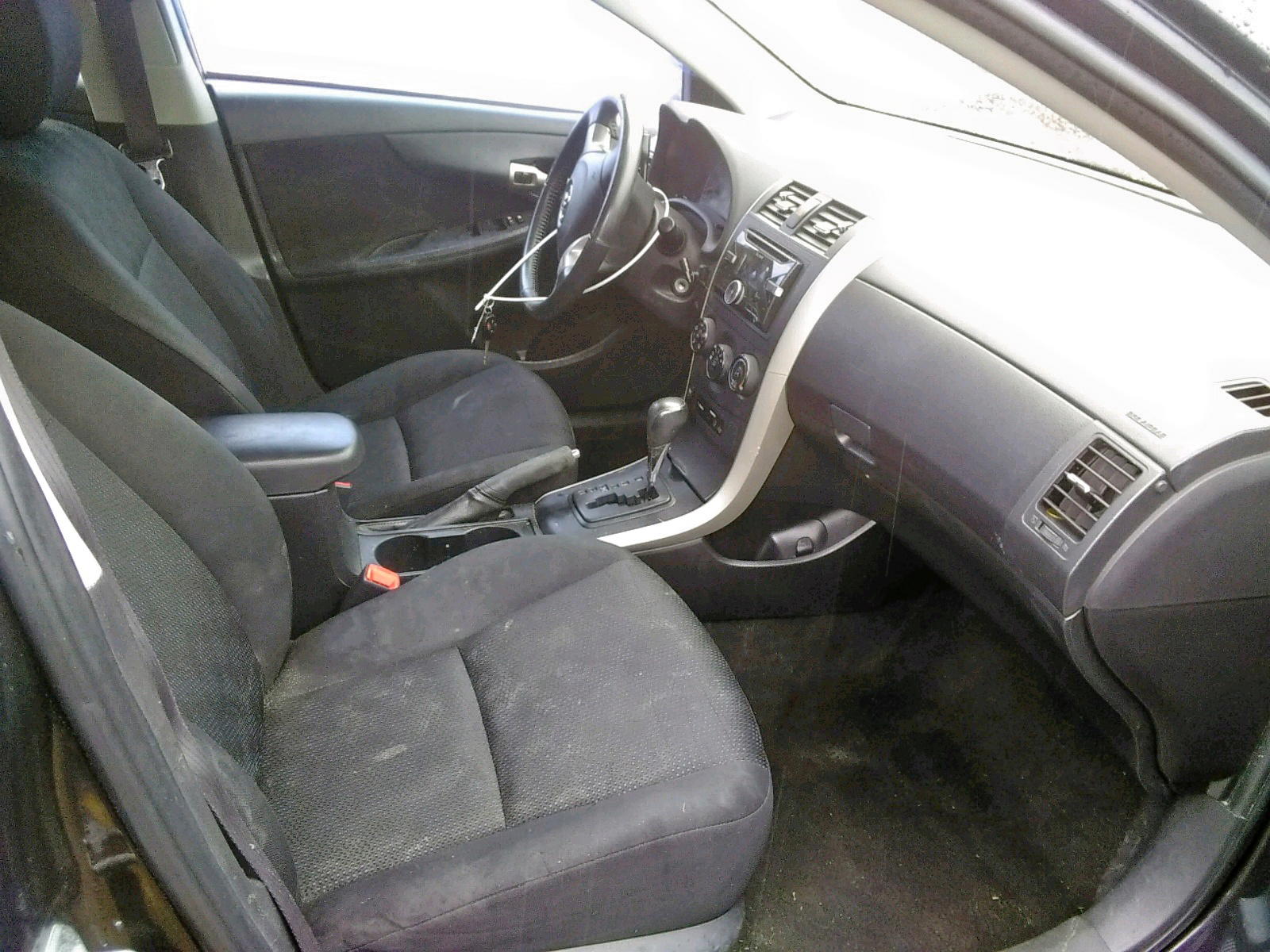 Photo 5 from auction – 2009 TOYOTA COROLLA with VIN 2T1BU40E29C107411