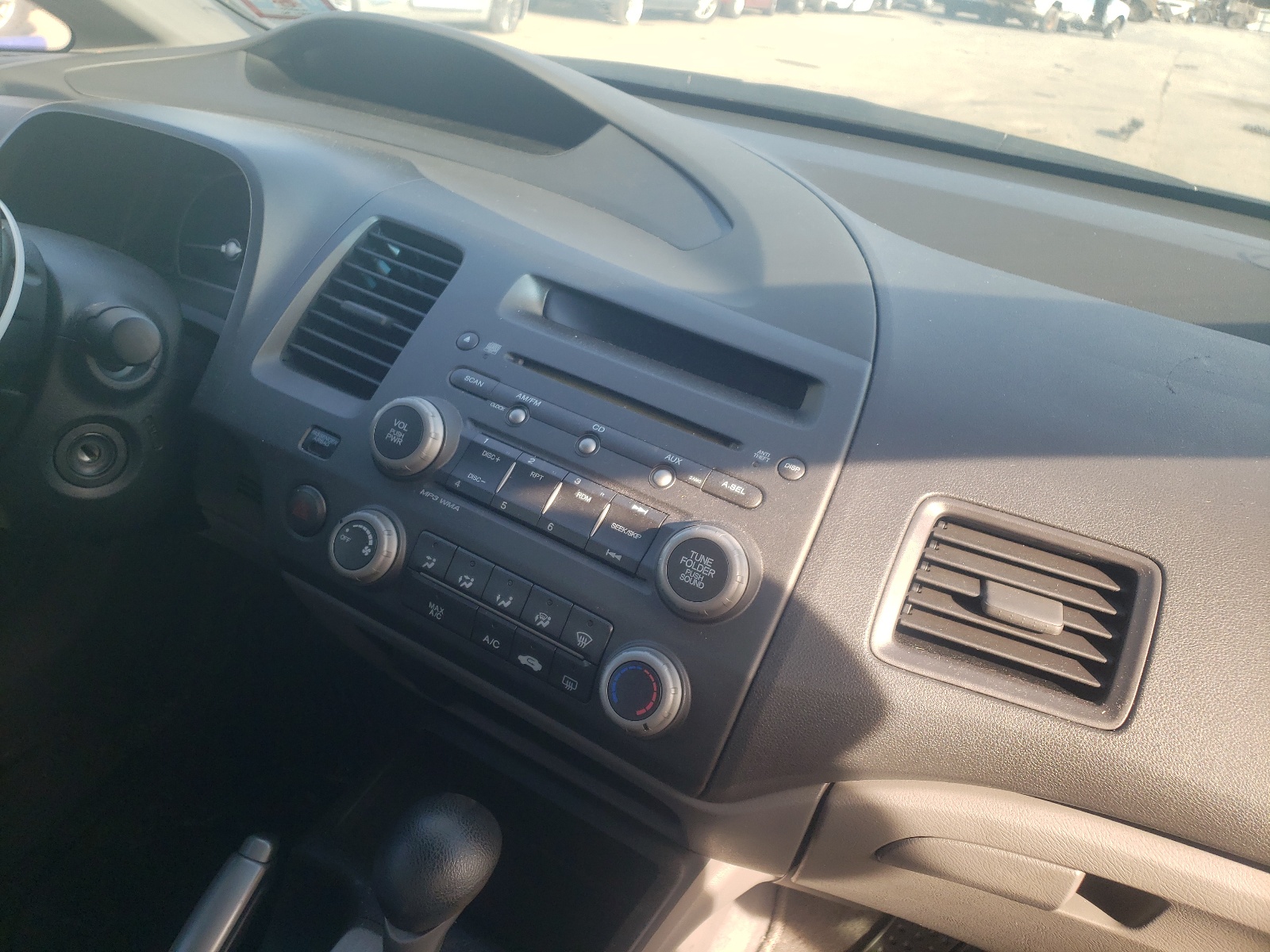 Photo 9 from auction – 2011 HONDA CIVIC LX with VIN 2HGFA1F55BH546728