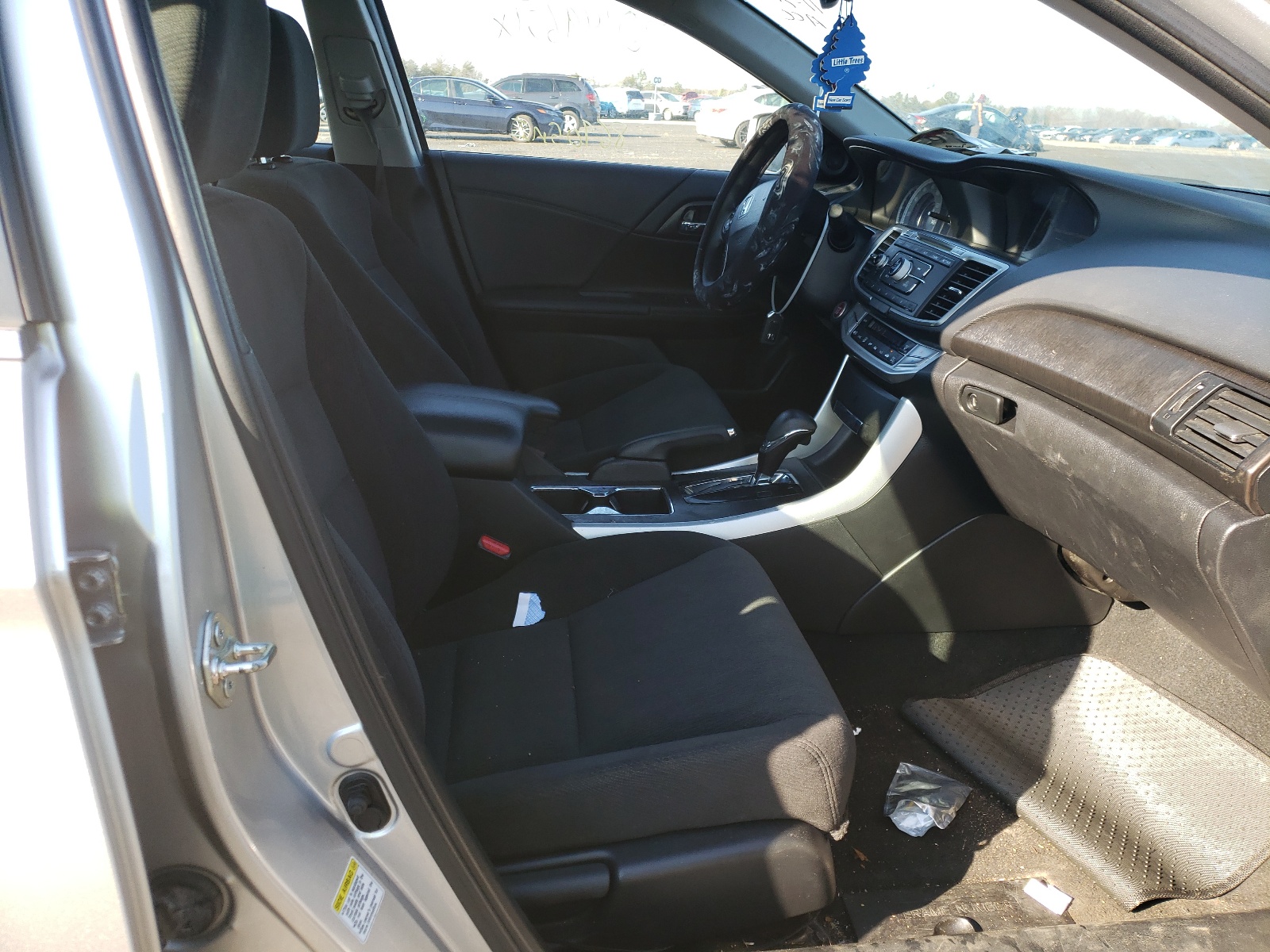 Photo 5 from auction – 2014 HONDA ACCORD EX with VIN 1HGCR2F75EA260187