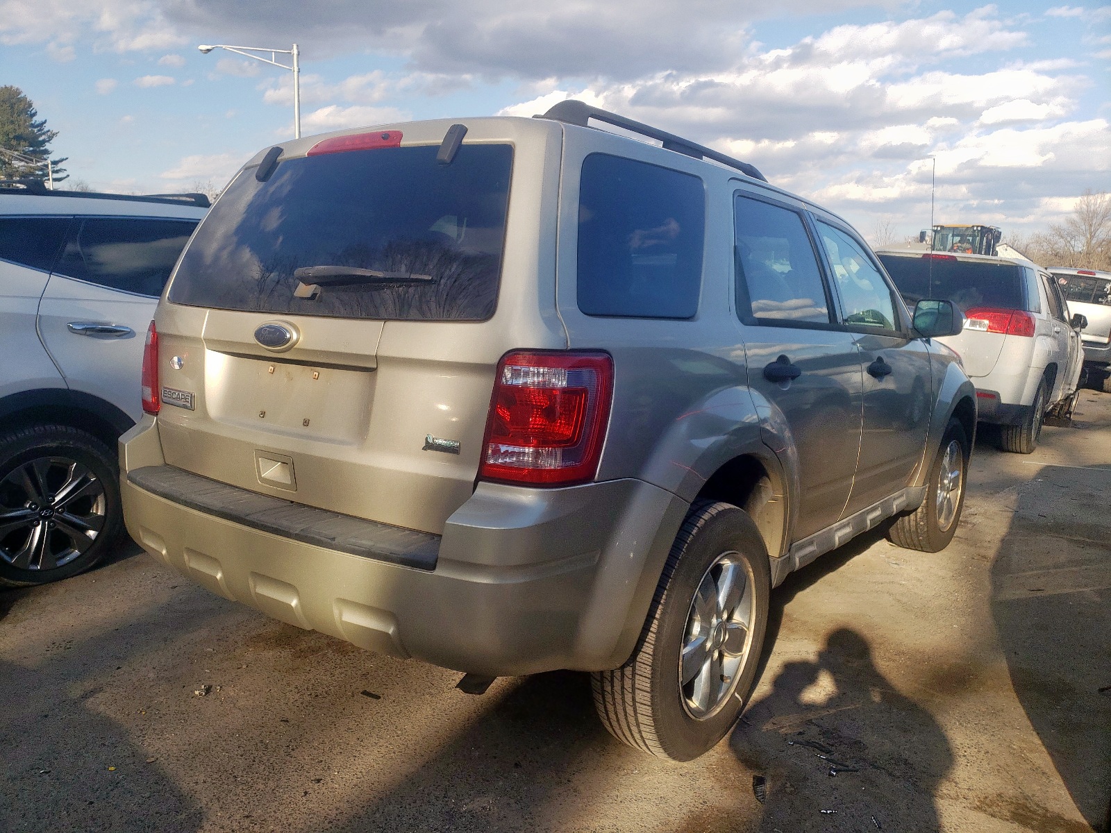 Photo 4 from auction – 2010 FORD ESCAPE XLT with VIN 1FMCU0DGXAKA43898