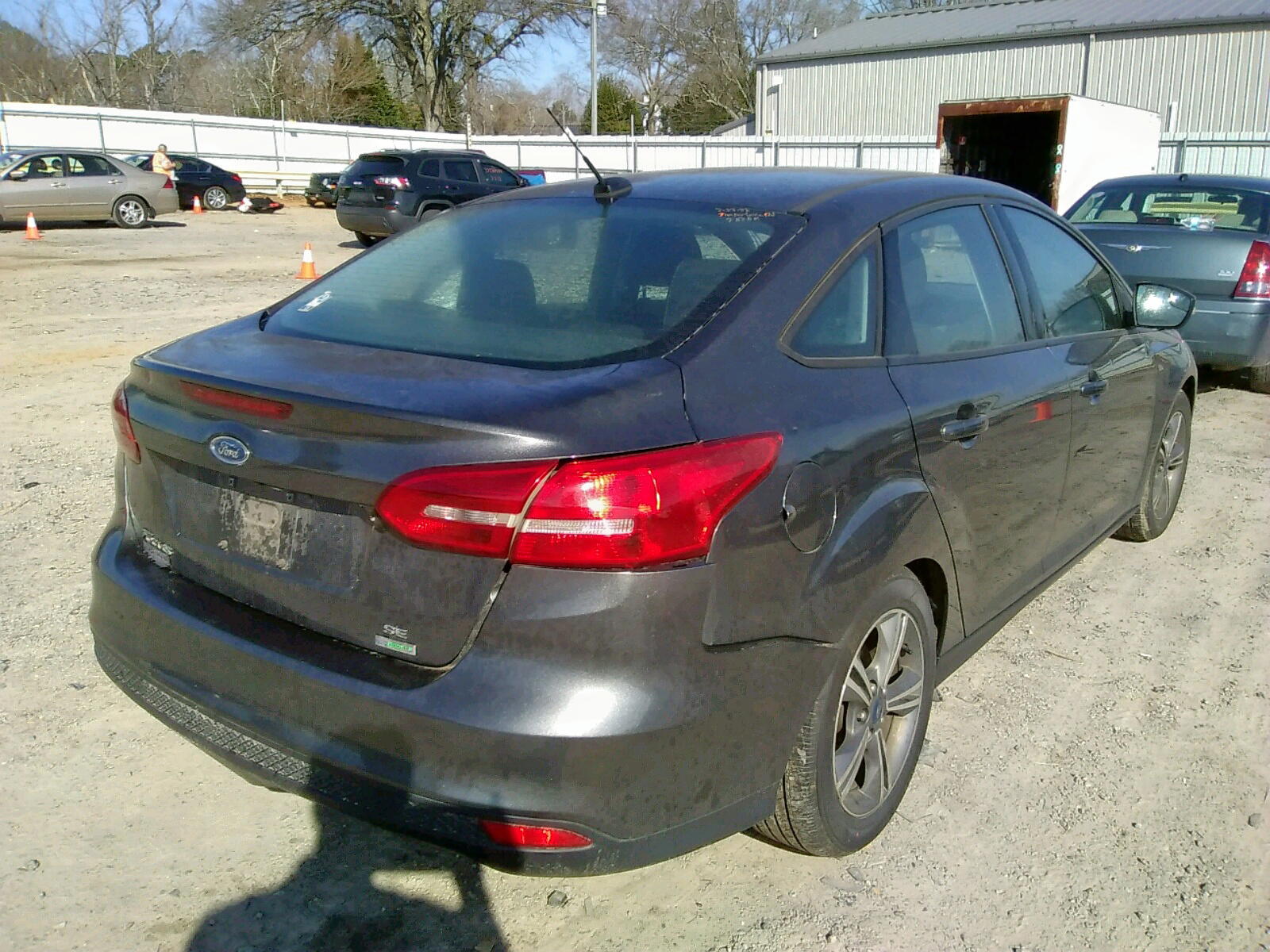 Photo 4 from auction – 2017 FORD FOCUS SE with VIN 1FADP3FE9HL282561