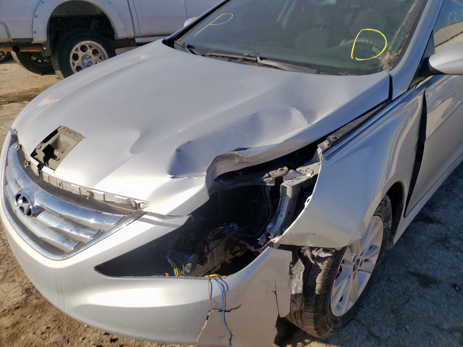 Photo 9 from auction – 2014 HYUNDAI SONATA GLS with VIN 5NPEB4AC2EH863702