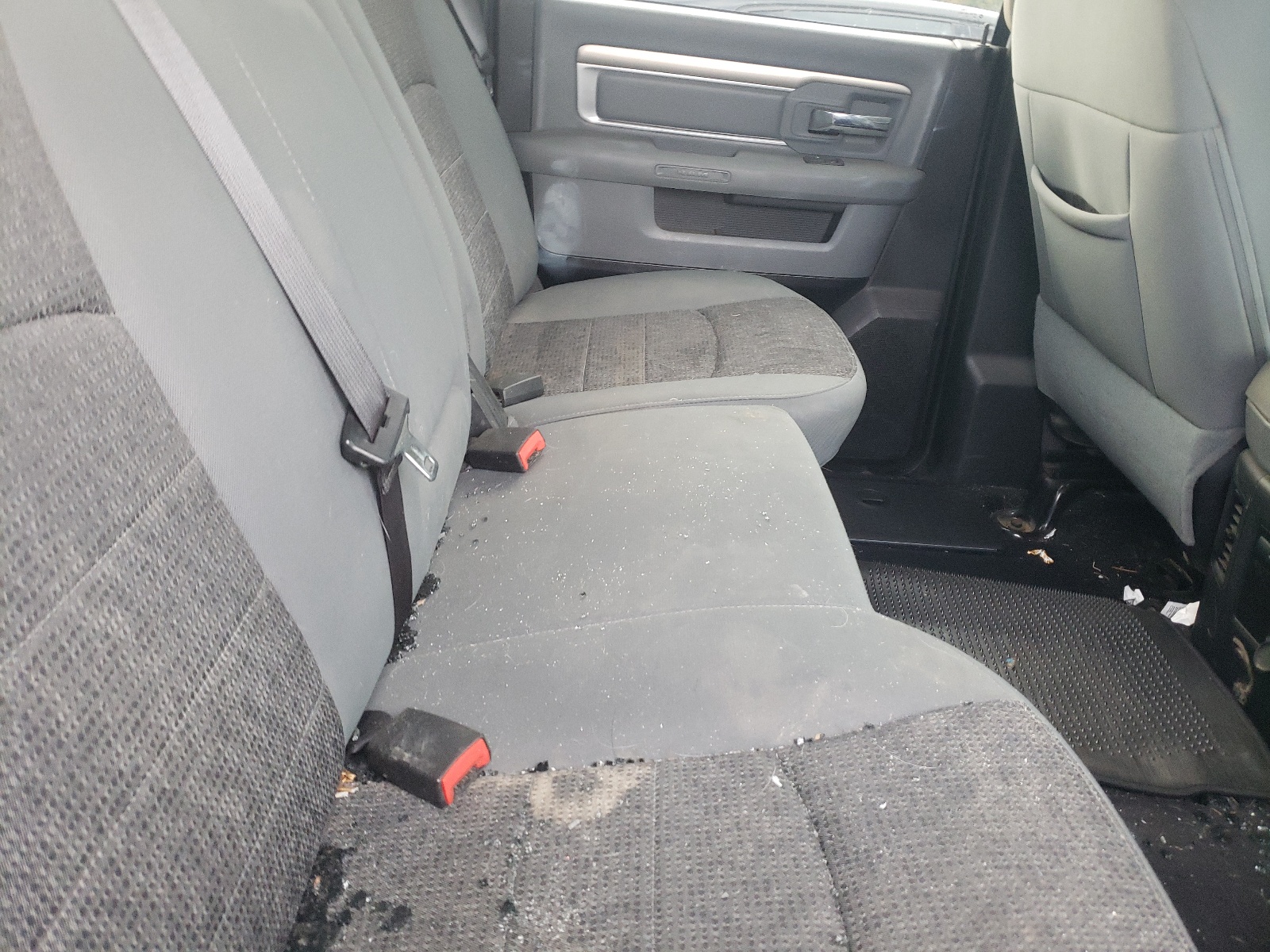 Photo 6 from auction – 2015 RAM 1500 SLT with VIN 1C6RR6LT0FS542936