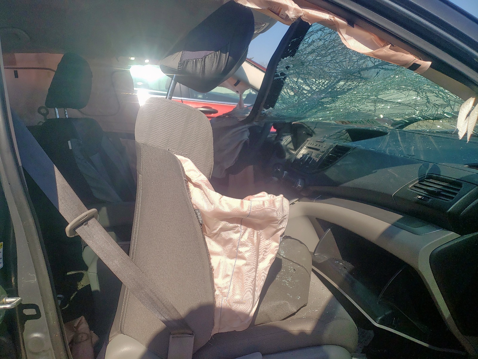 Photo 5 from auction – 2014 HONDA CR-V LX with VIN 2HKRM4H33EH688555