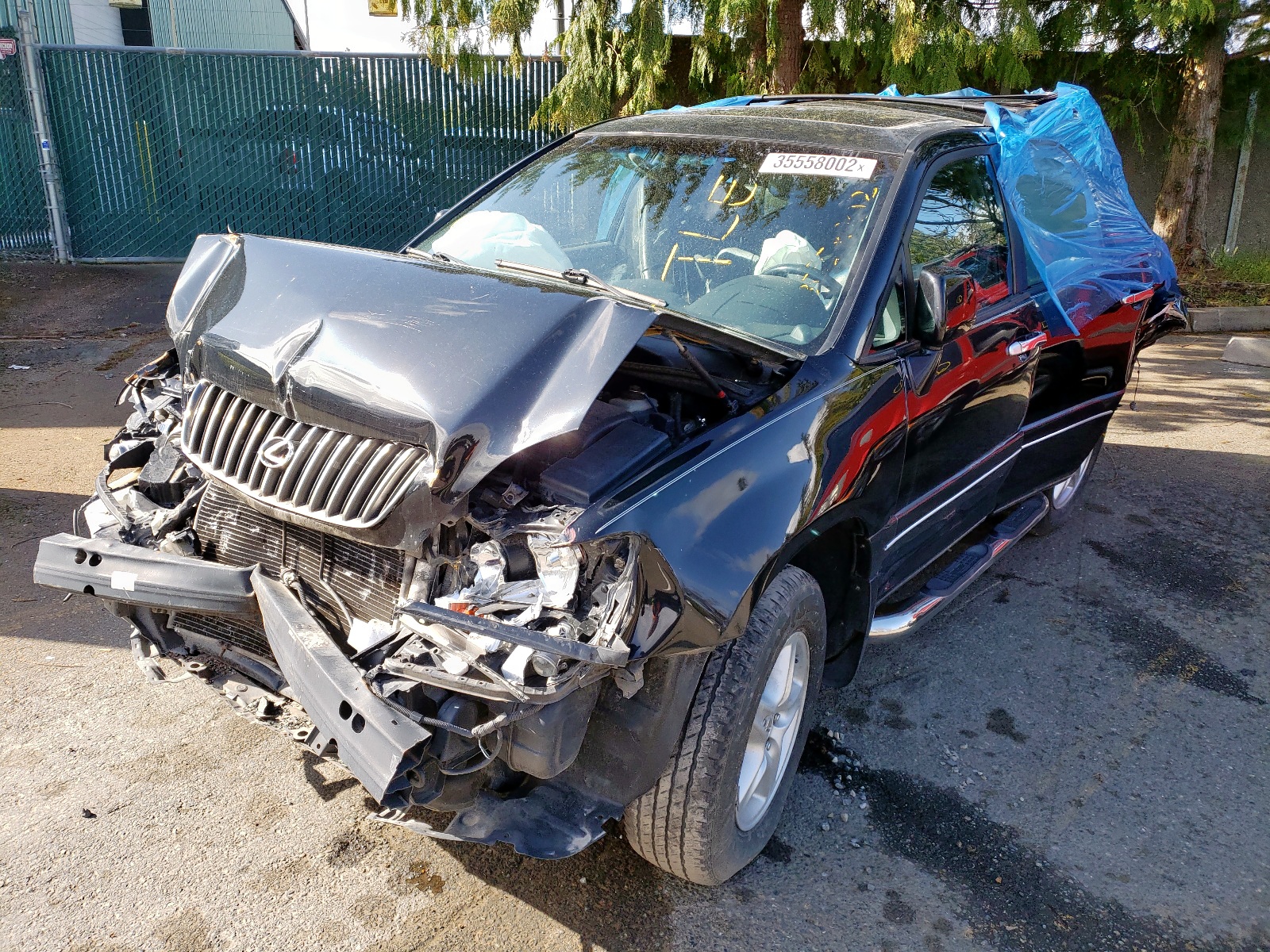 Photo 2 from auction – 2000 LEXUS RX 300 with VIN JT6HF10UXY0114553