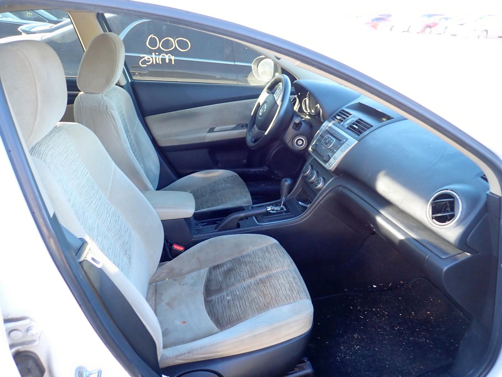 Photo 5 from auction – 2010 MAZDA 6 I with VIN 1YVHZ8BH2A5M06614