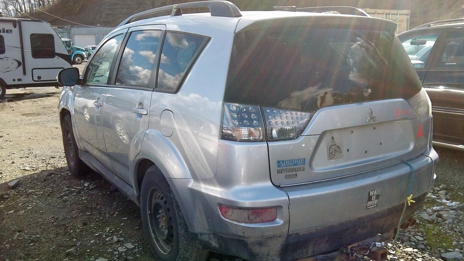 Photo 3 from auction – 2011 MITSUBISHI OUTLANDER with VIN JA4JT3AX0BU602279