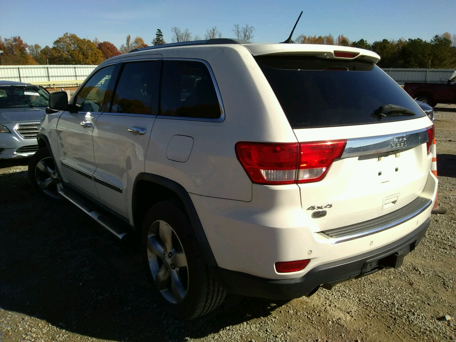 Photo 3 from auction – 2011 JEEP GRAND CHER with VIN 1J4RR6GT9BC560255