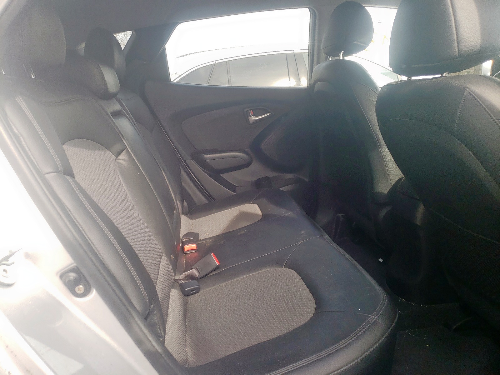 Photo 6 from auction – 2011 HYUNDAI TUCSON GLS with VIN KM8JU3AC8BU290675