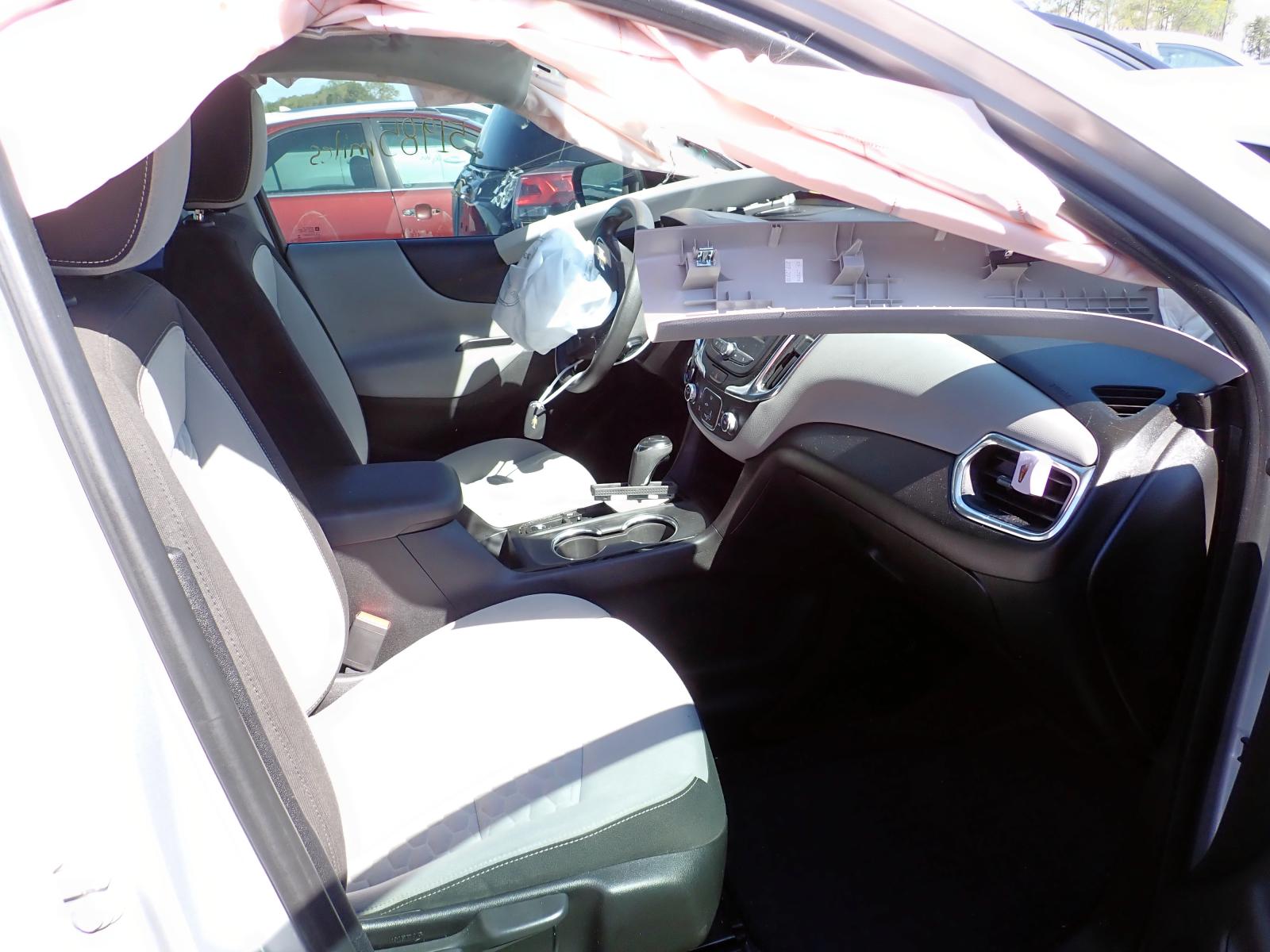 Photo 5 from auction – 2019 CHEVROLET EQUINOX LS with VIN 2GNAXHEV9K6127415