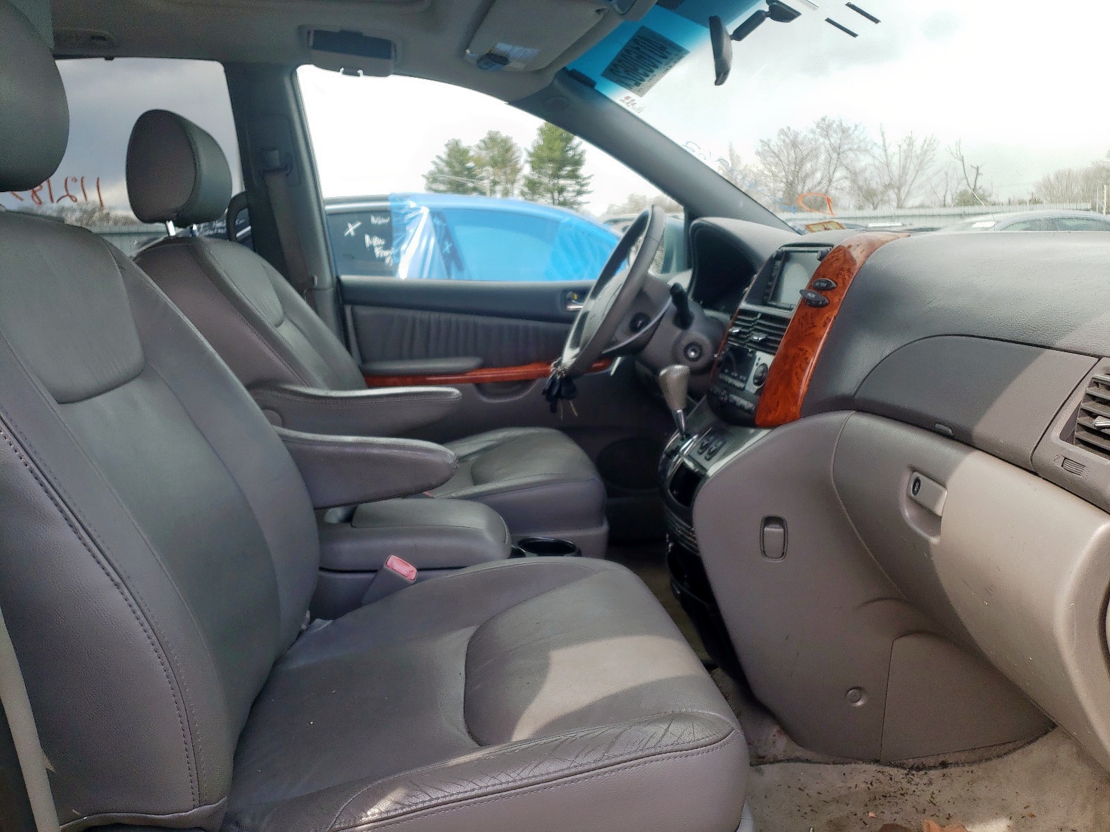 Photo 5 from auction – 2008 TOYOTA SIENNA XLE with VIN 5TDZK22C18S191280