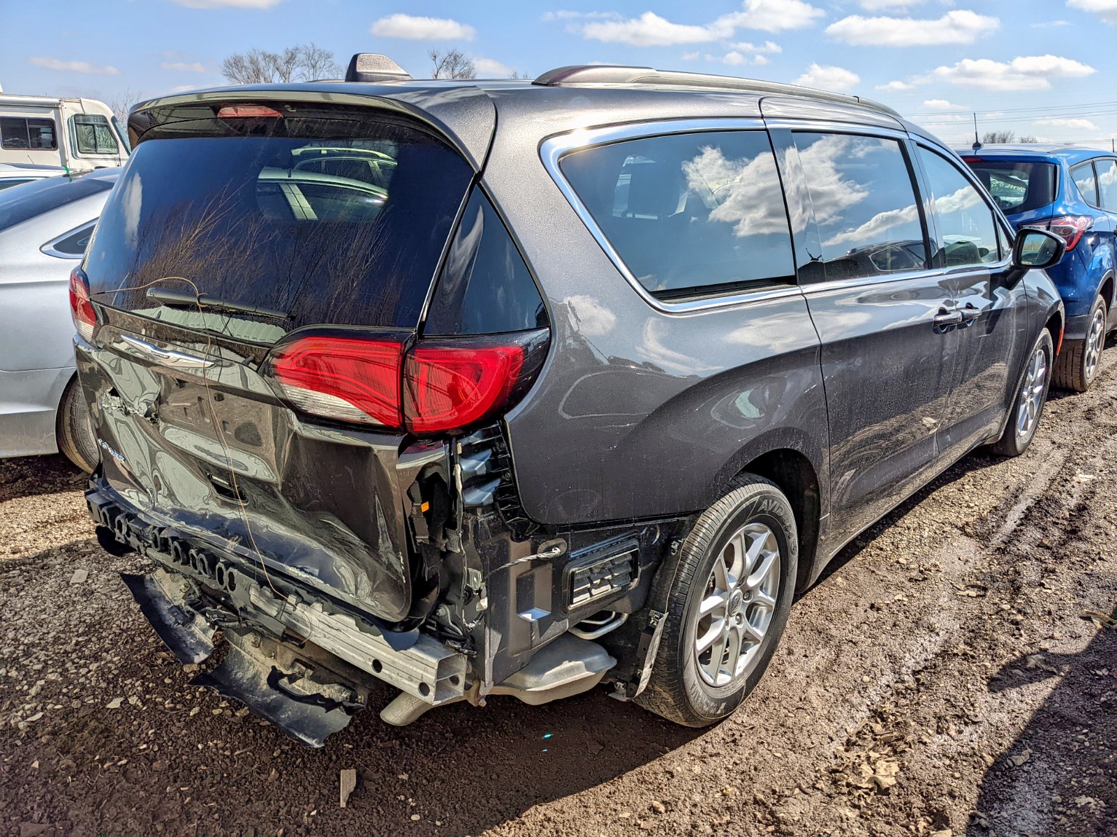 Photo 4 from auction – 2021 CHRYSLER VOYAGER LX with VIN 2C4RC1DG2MR546922