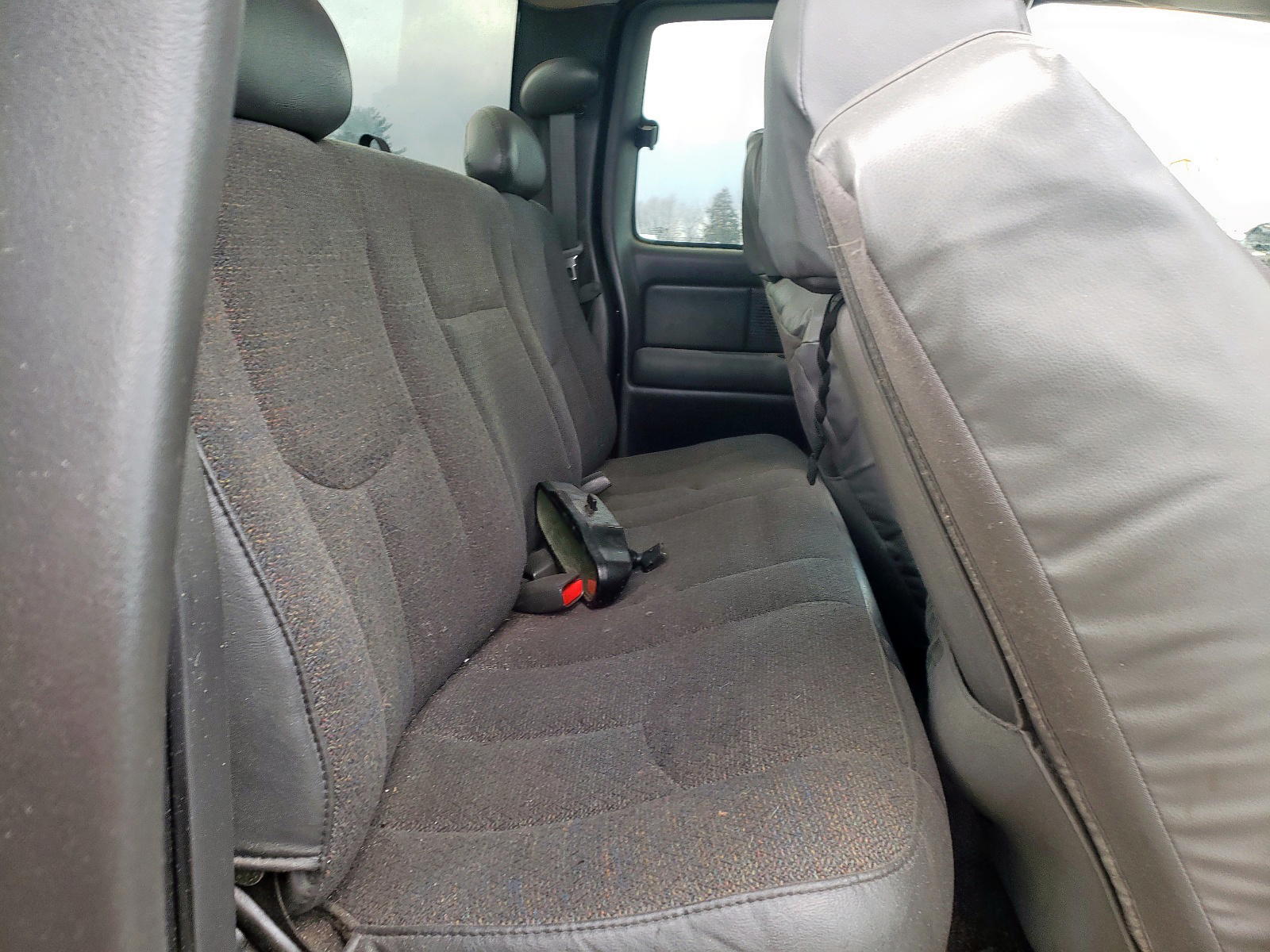 Photo 6 from auction – 2004 CHEVROLET SILVERADO with VIN 2GCEC19T341282726