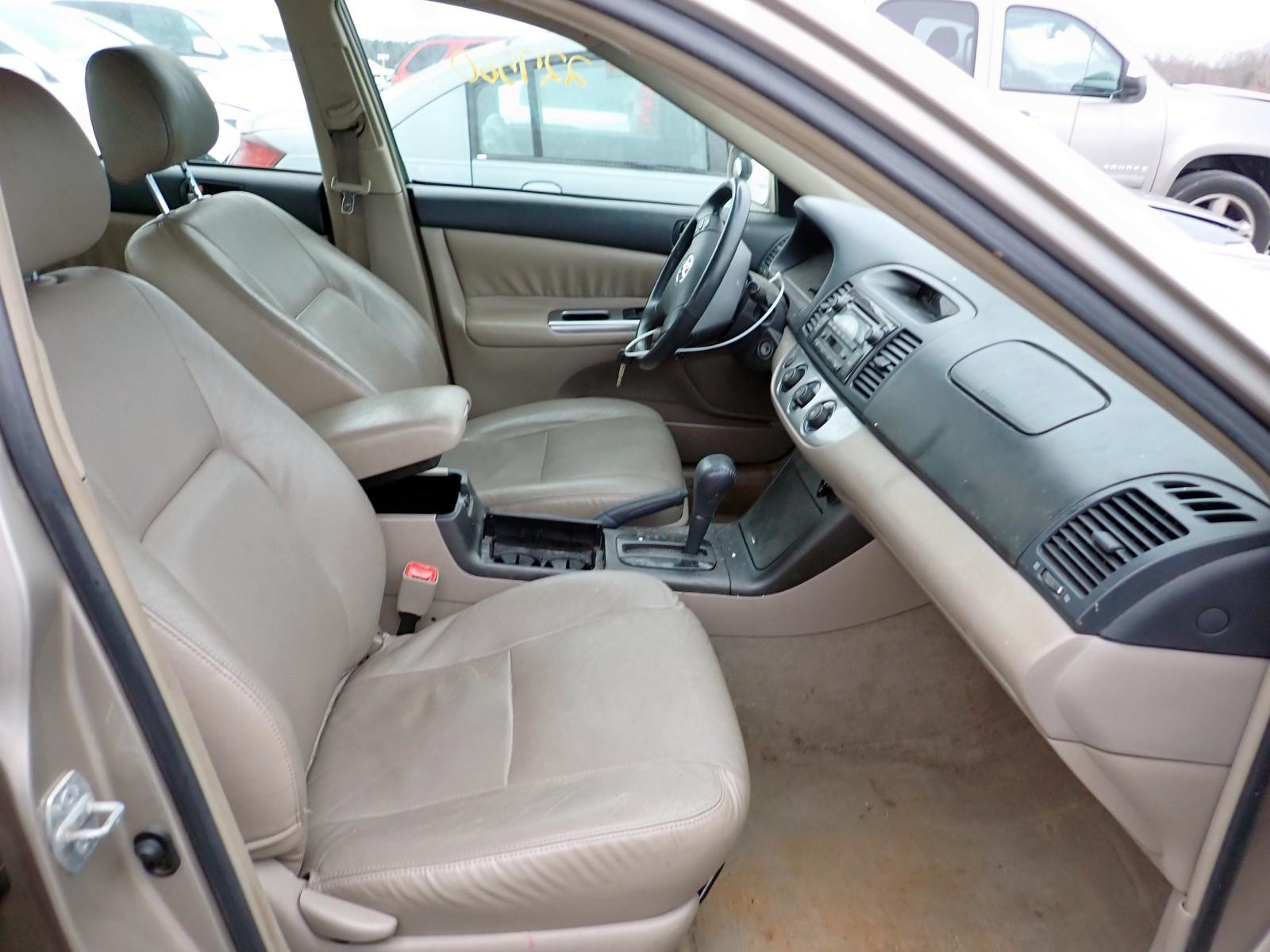 Photo 5 from auction – 2005 TOYOTA CAMRY LE with VIN 4T1BE32K65U562507