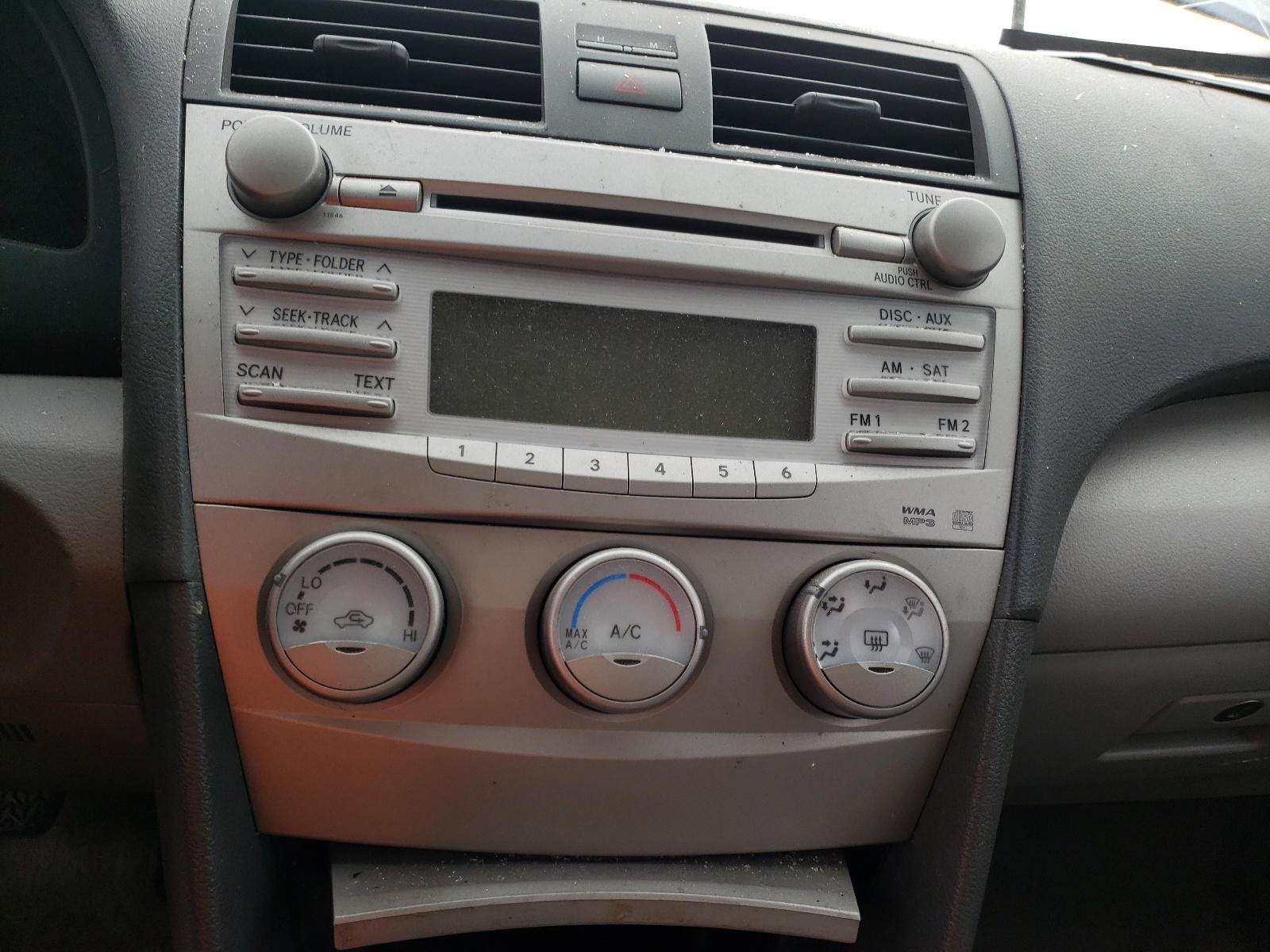 Photo 9 from auction – 2010 TOYOTA CAMRY BASE with VIN 4T4BF3EK8AR037604