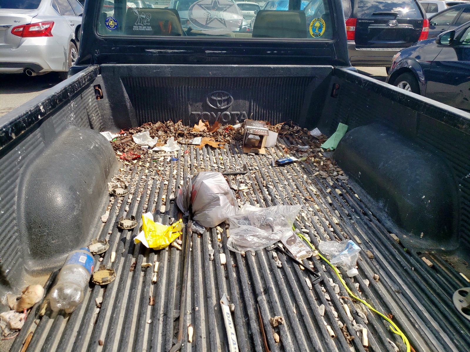 Photo 6 from auction – 2000 TOYOTA TACOMA with VIN 5TENL42N2YZ697163