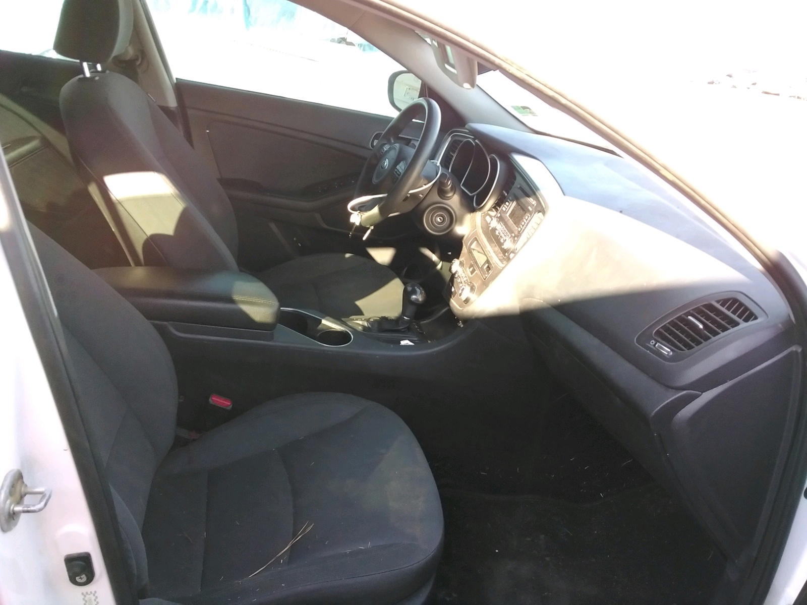 Photo 5 from auction – 2015 KIA OPTIMA LX with VIN KNAGM4A74F5630425