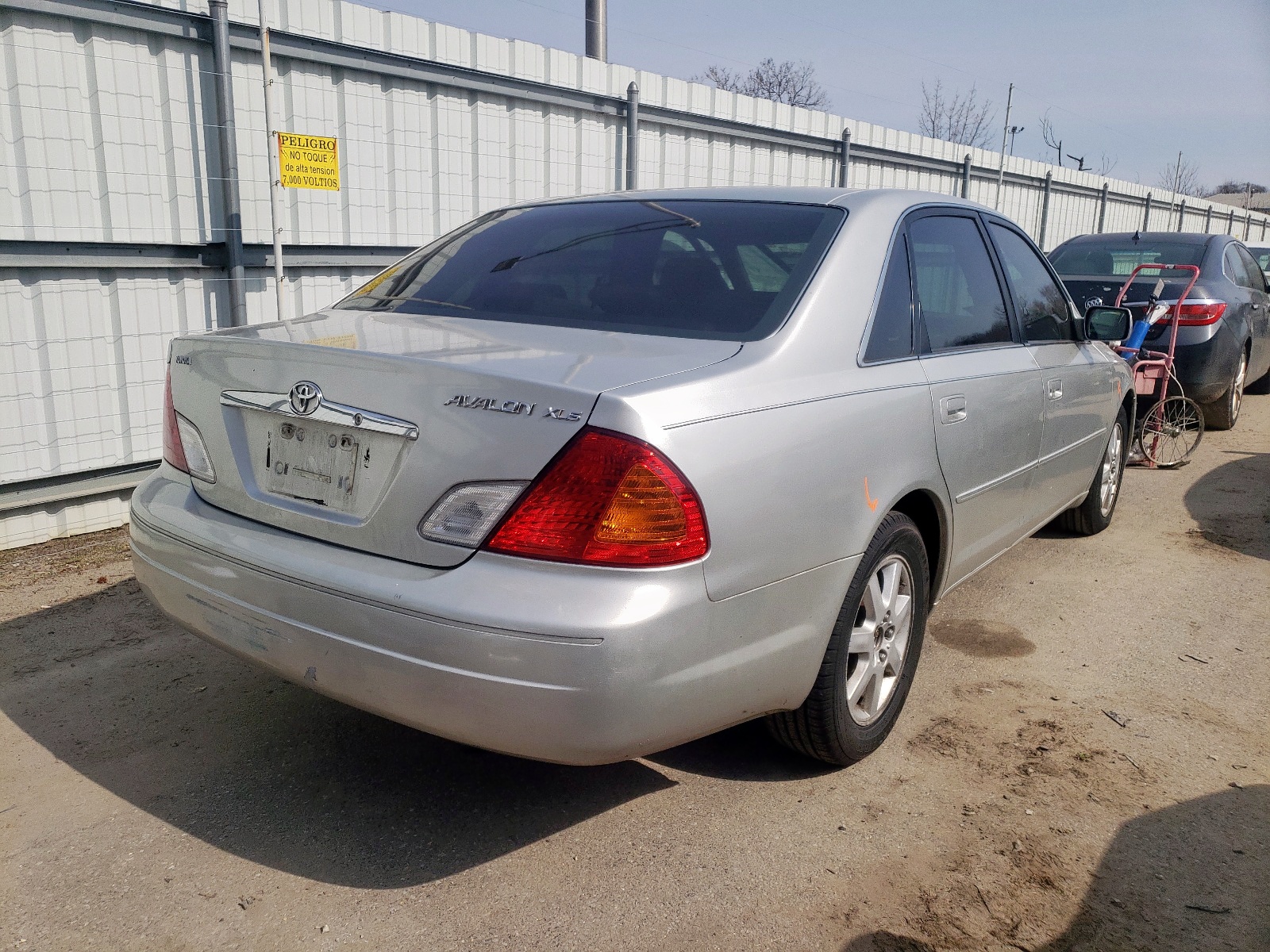 Photo 4 from auction – 2002 TOYOTA AVALON XL with VIN 4T1BF28B22U200815
