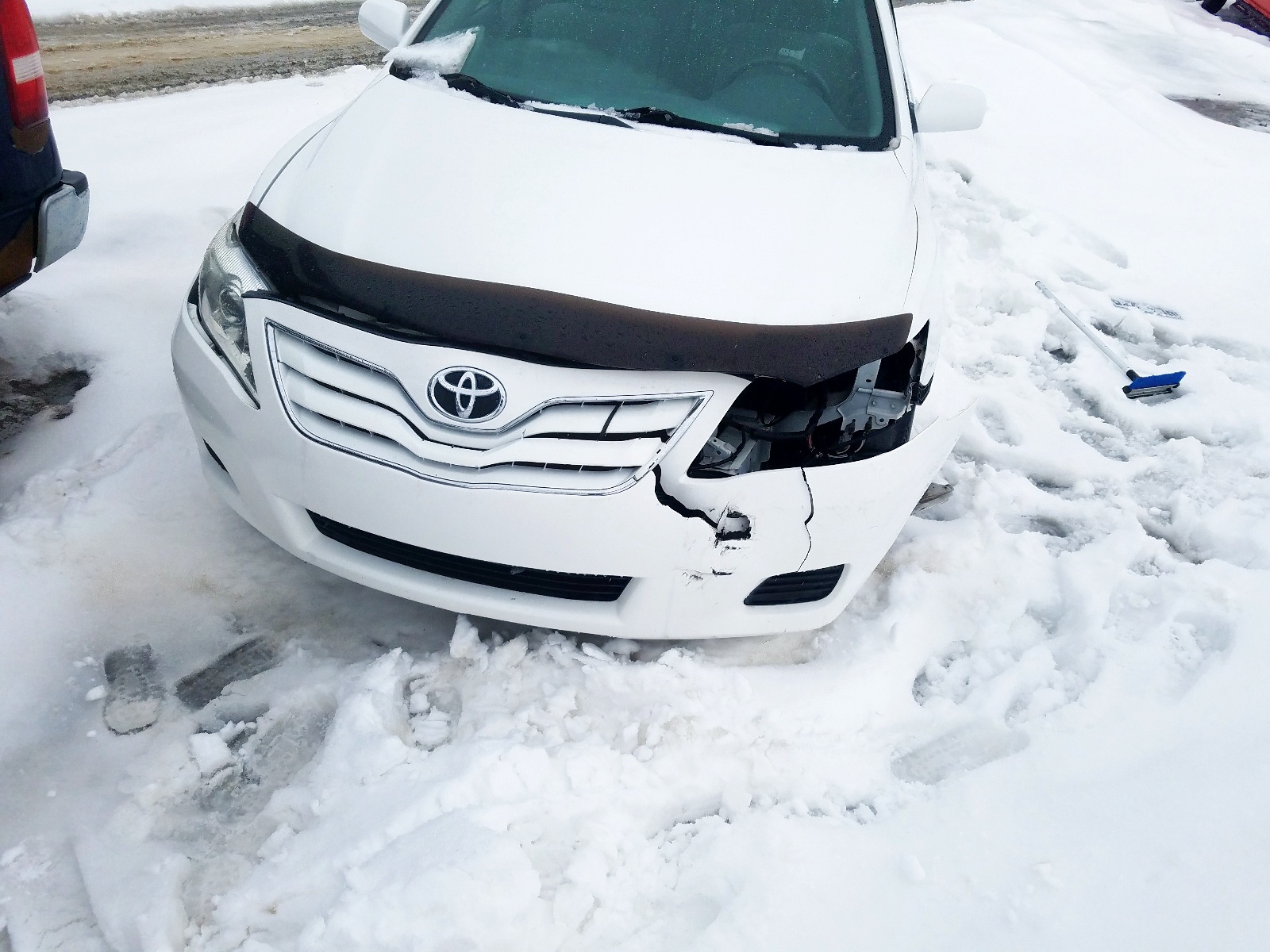 Photo 9 from auction – 2010 TOYOTA CAMRY BASE with VIN 4T1BF3EKXAU577840