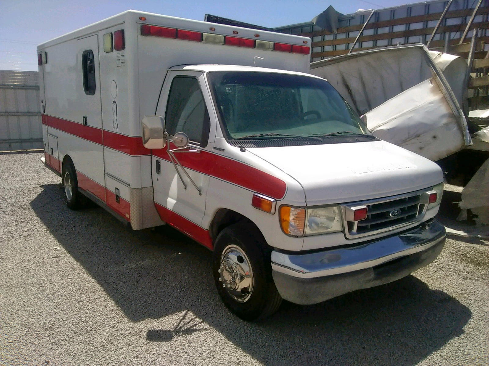 FORD ECONOLINE 2003 with VIN 1FDXE45F83HA16033 - Photo from auction