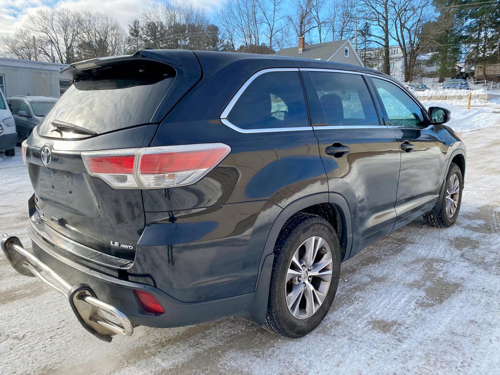 Photo 4 from auction – 2015 TOYOTA HIGHLANDER with VIN 5TDBKRFH9FS105498