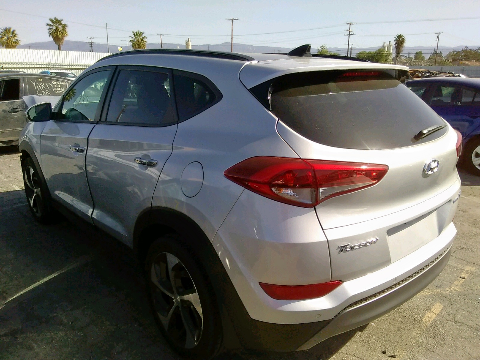 Photo 3 from auction – 2016 HYUNDAI TUCSON LIM with VIN KM8J33A20GU205085