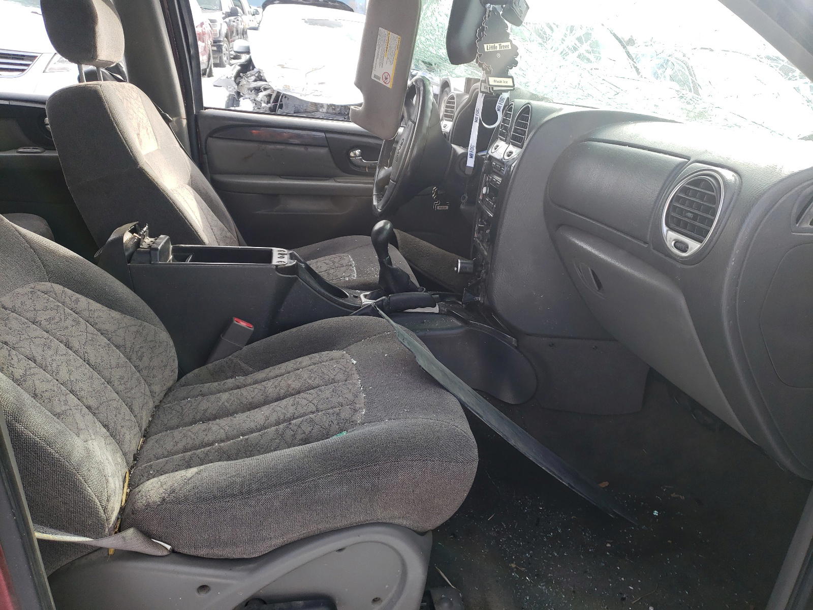 Photo 5 from auction – 2004 GMC ENVOY with VIN 1GKDT13SX42370432