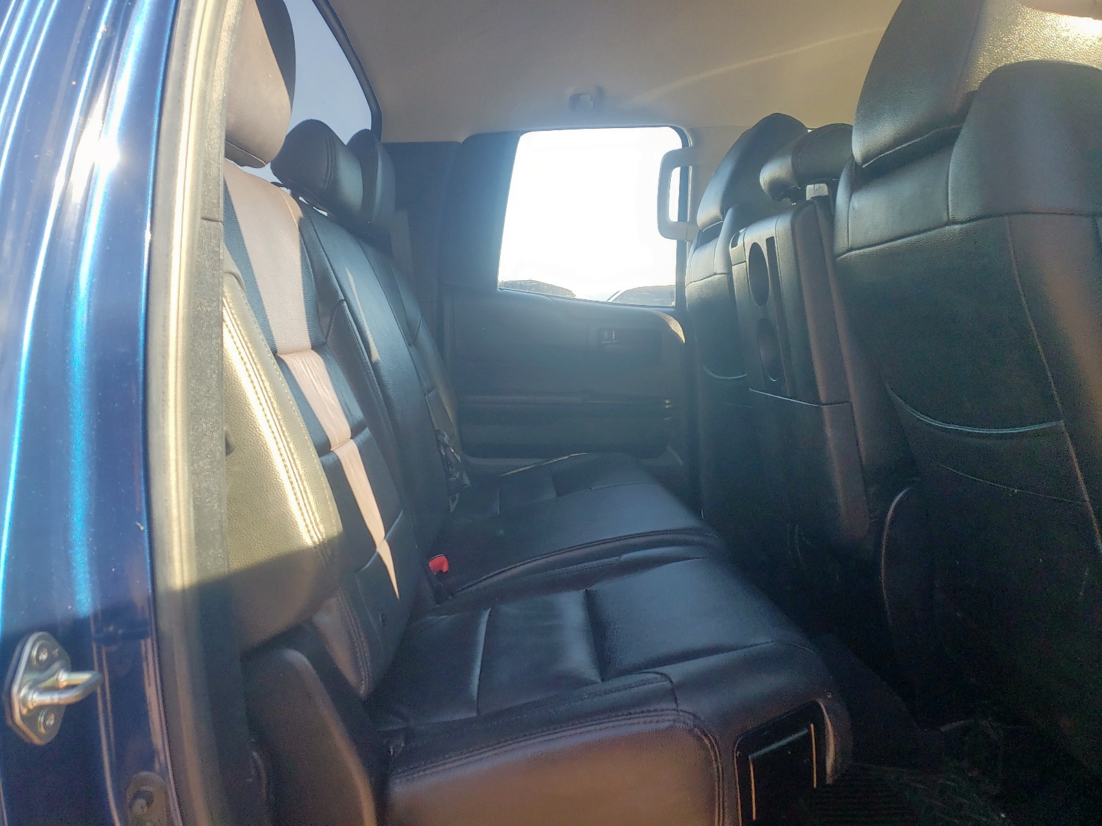 Photo 6 from auction – 2015 TOYOTA TUNDRA DOU with VIN 5TFCY5F19FX018080