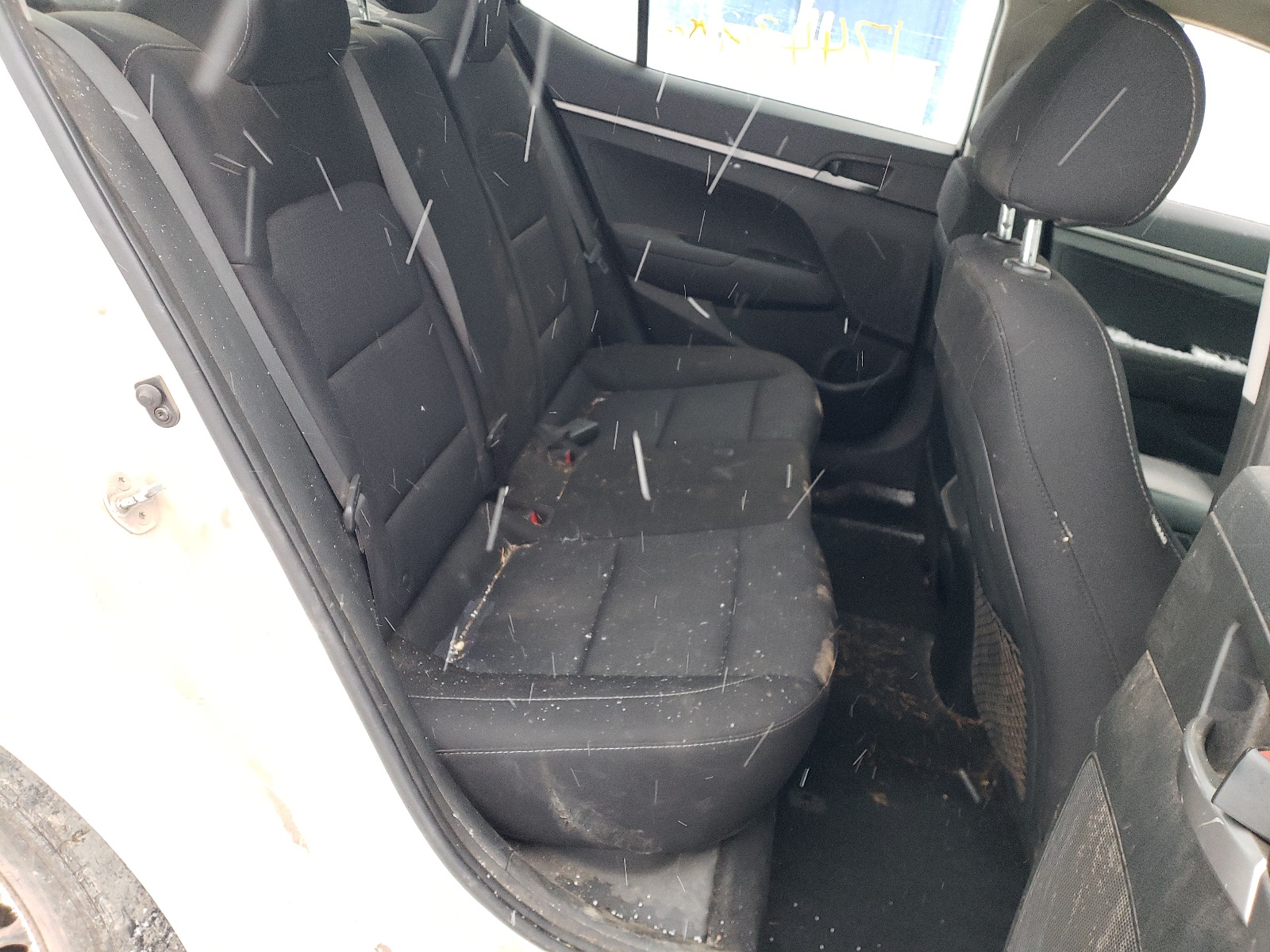 Photo 6 from auction – 2017 HYUNDAI ELANTRA SE with VIN 5NPD74LF0HH045720