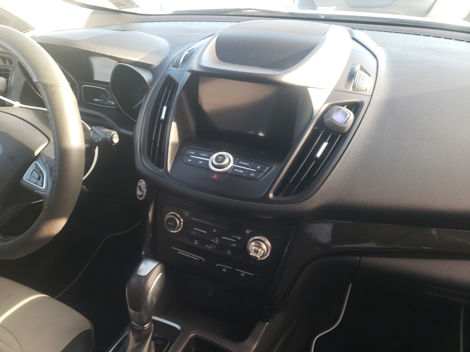 Photo 9 from auction – 2019 FORD ESCAPE SE with VIN 1FMCU0GD4KUB80729