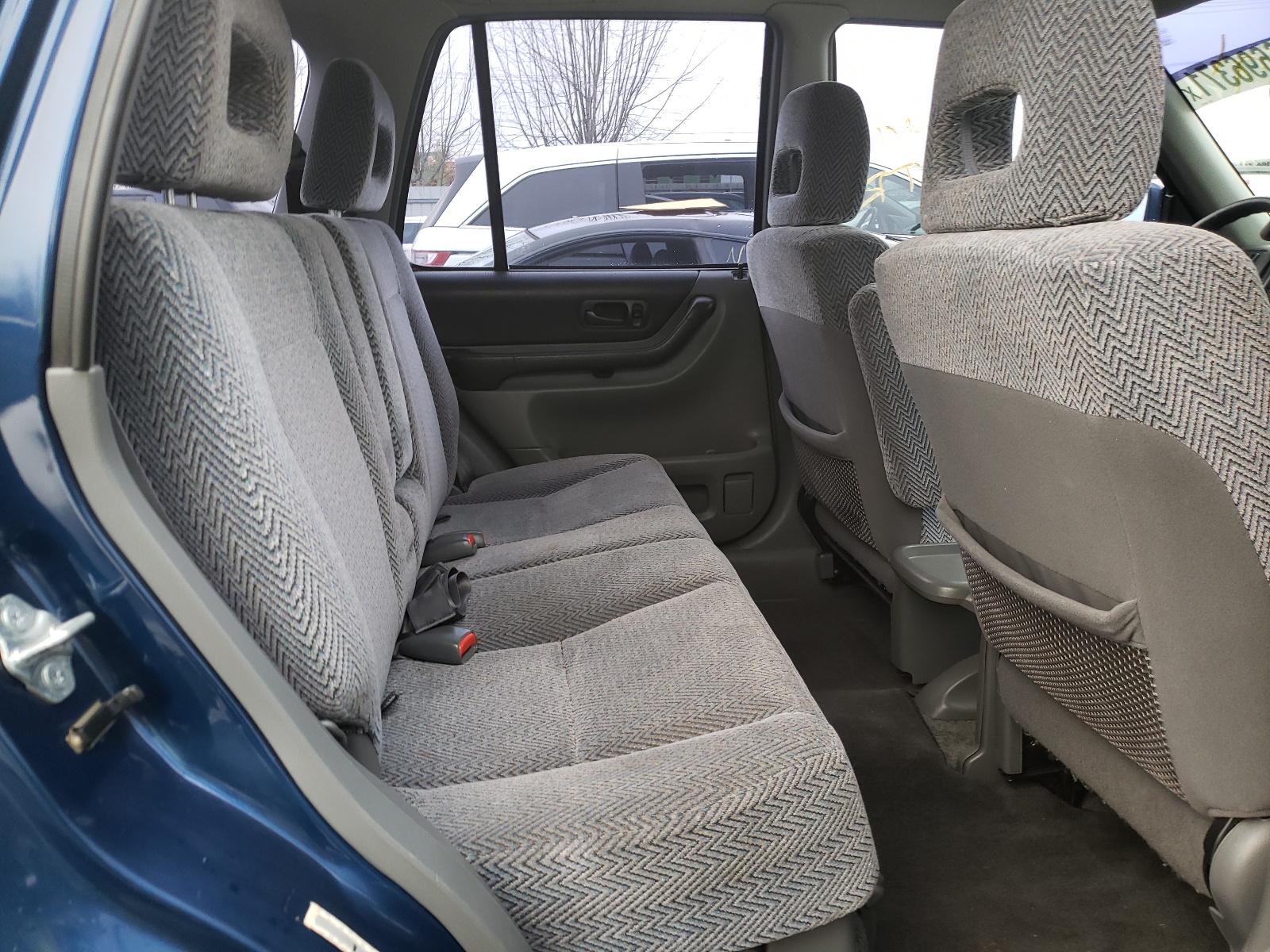 Photo 6 from auction – 1998 HONDA CR-V EX with VIN JHLRD1869WC040310