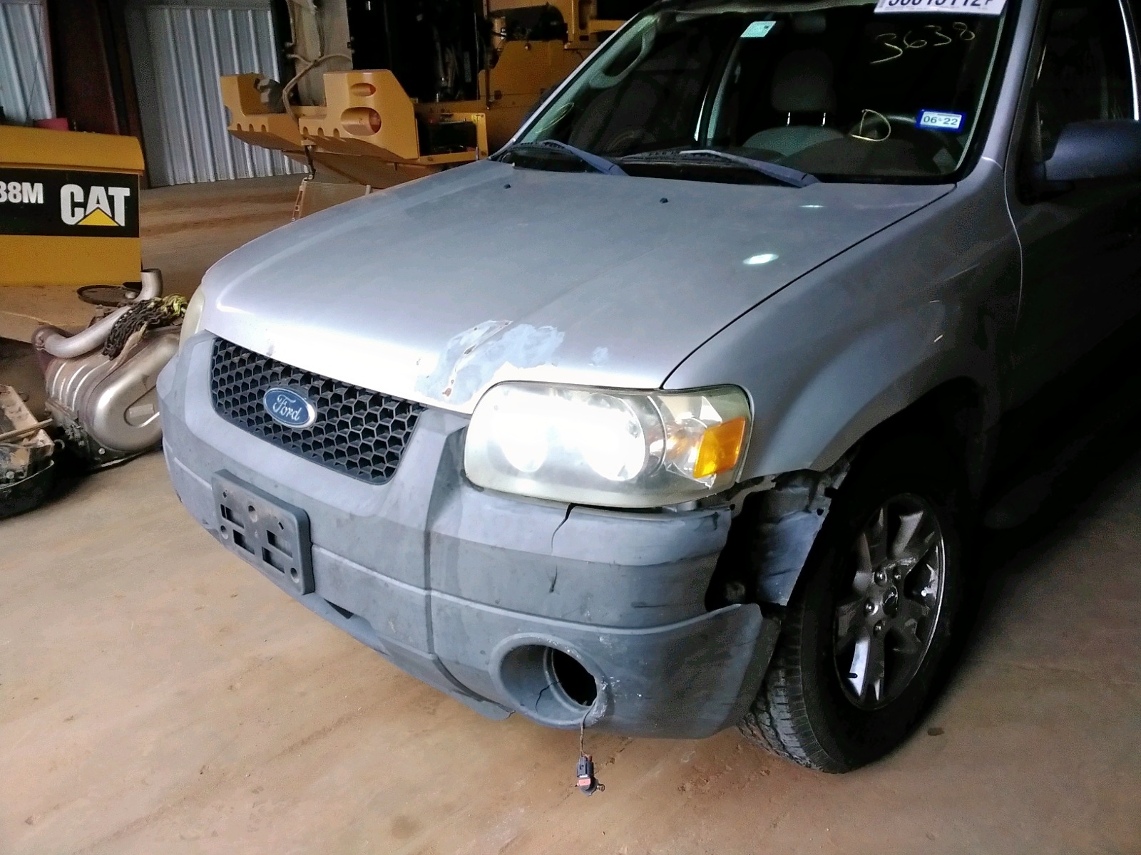 Photo 9 from auction – 2005 FORD ESCAPE XLT with VIN 1FMYU03165KB33638