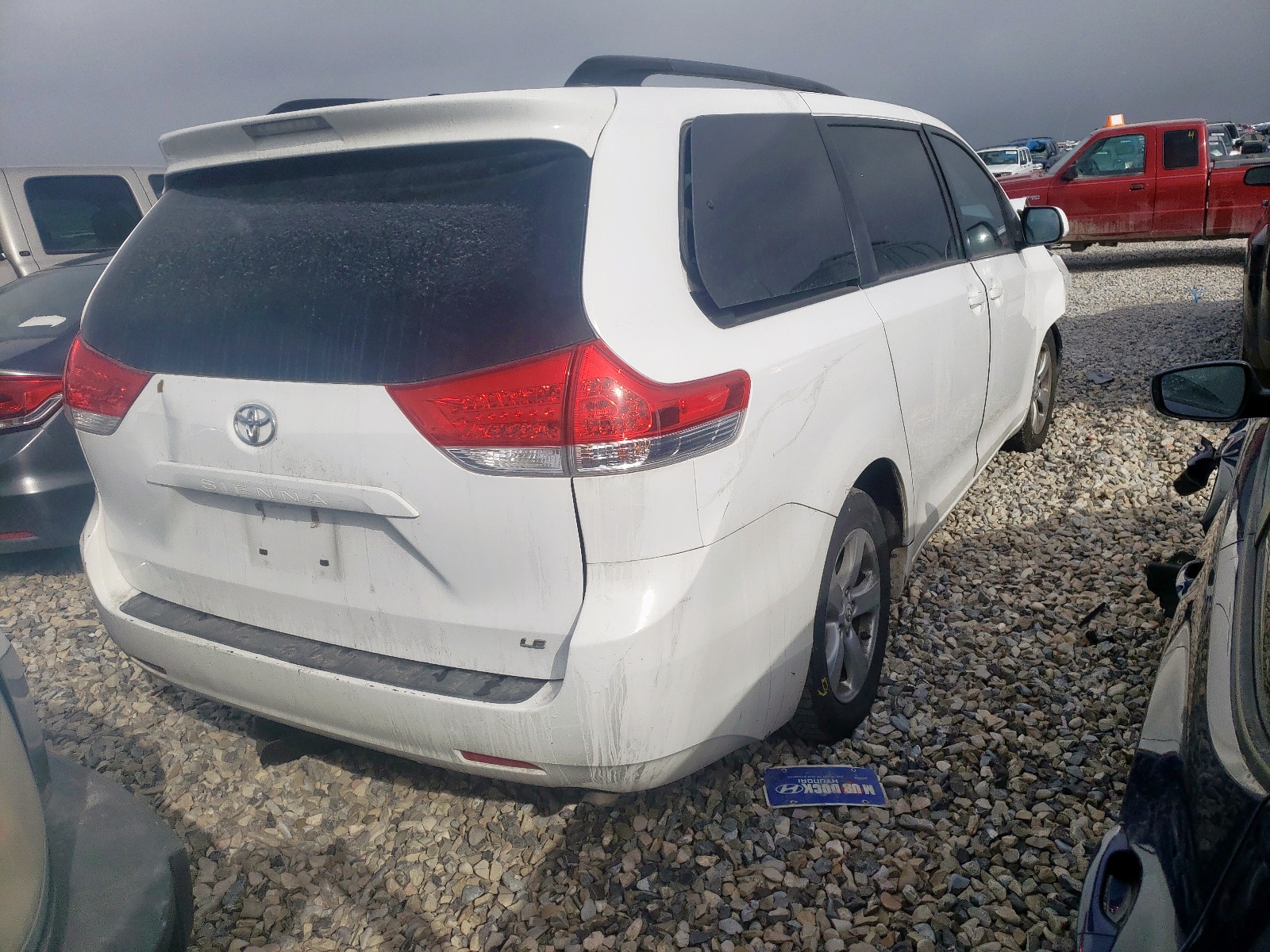 Photo 4 from auction – 2011 TOYOTA SIENNA LE with VIN 5TDKK3DCXBS014867