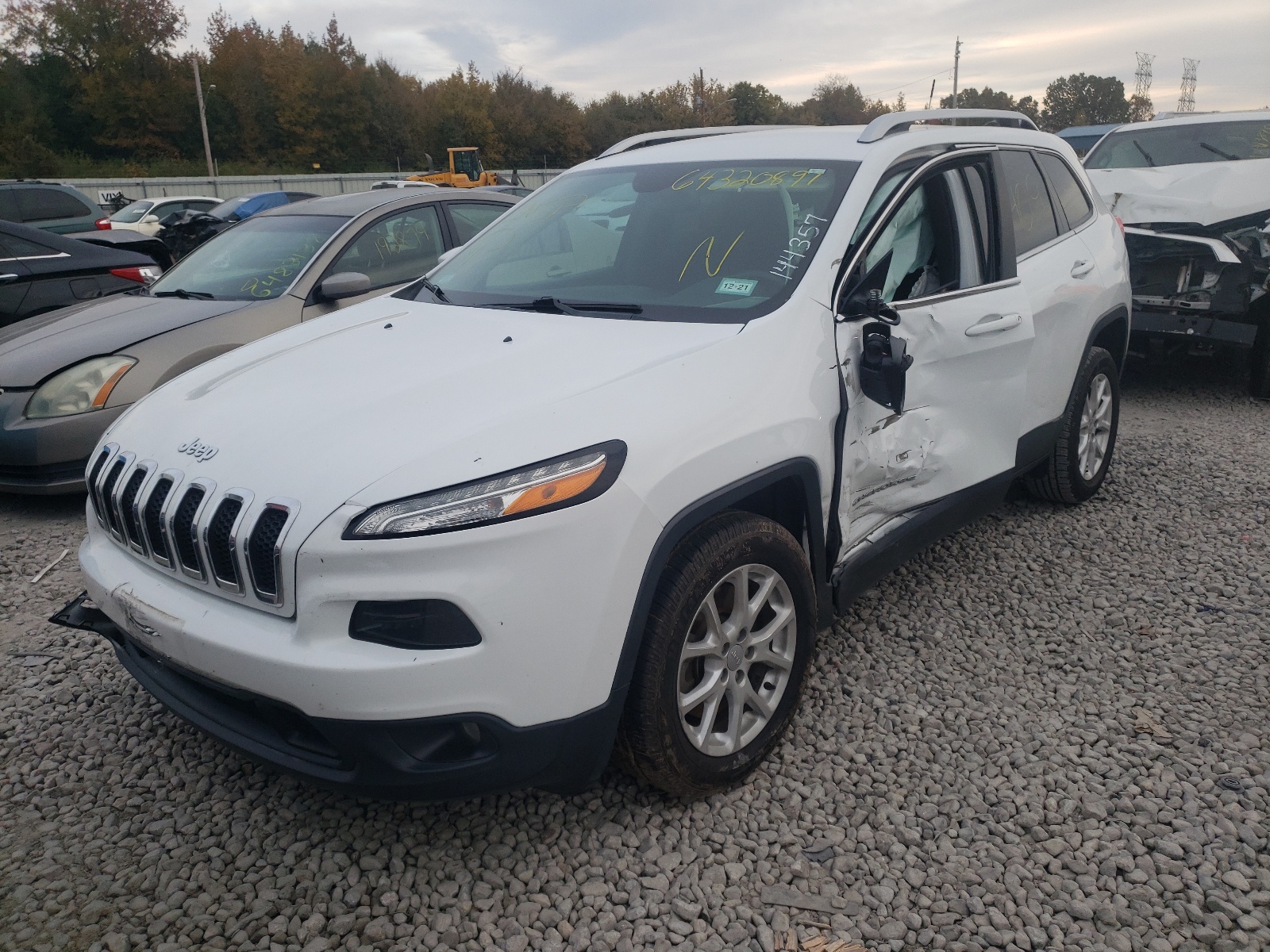 Photo 2 from auction – 2016 JEEP CHEROKEE L with VIN 1C4PJLCBXGW166754