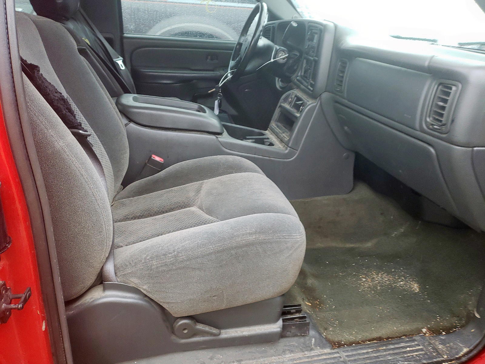 Photo 5 from auction – 2004 CHEVROLET SILVERADO with VIN 1GCEC19T64Z177346