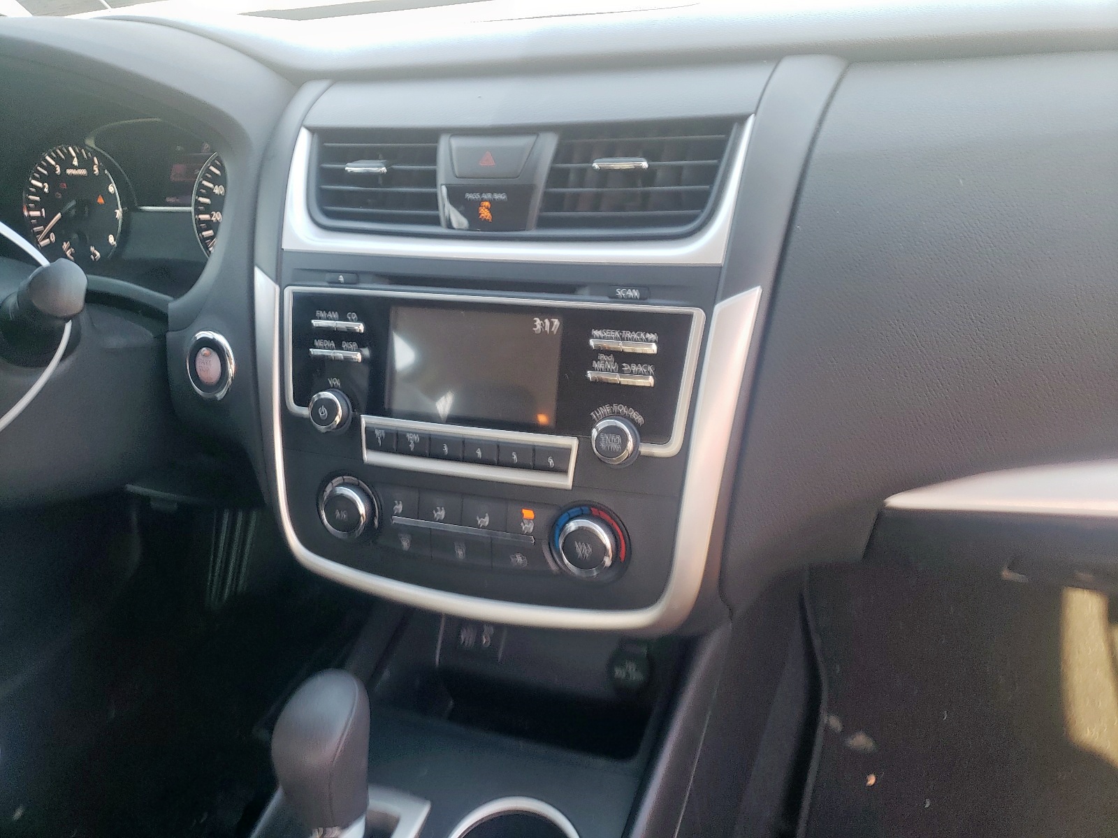 Photo 9 from auction – 2017 NISSAN ALTIMA 2.5 with VIN 1N4AL3AP2HC255337