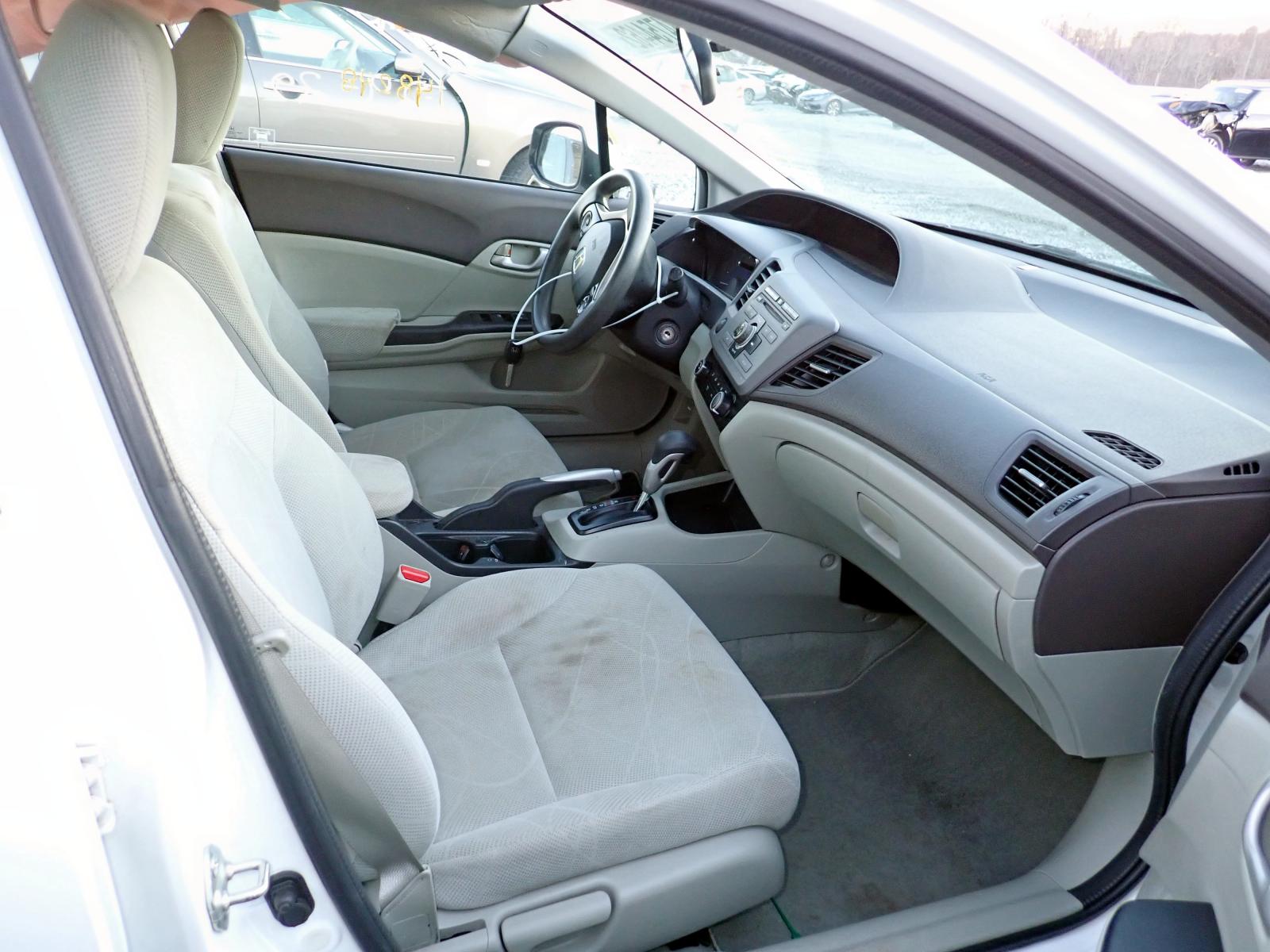 Photo 5 from auction – 2012 HONDA CIVIC LX with VIN 19XFB2F52CE075877