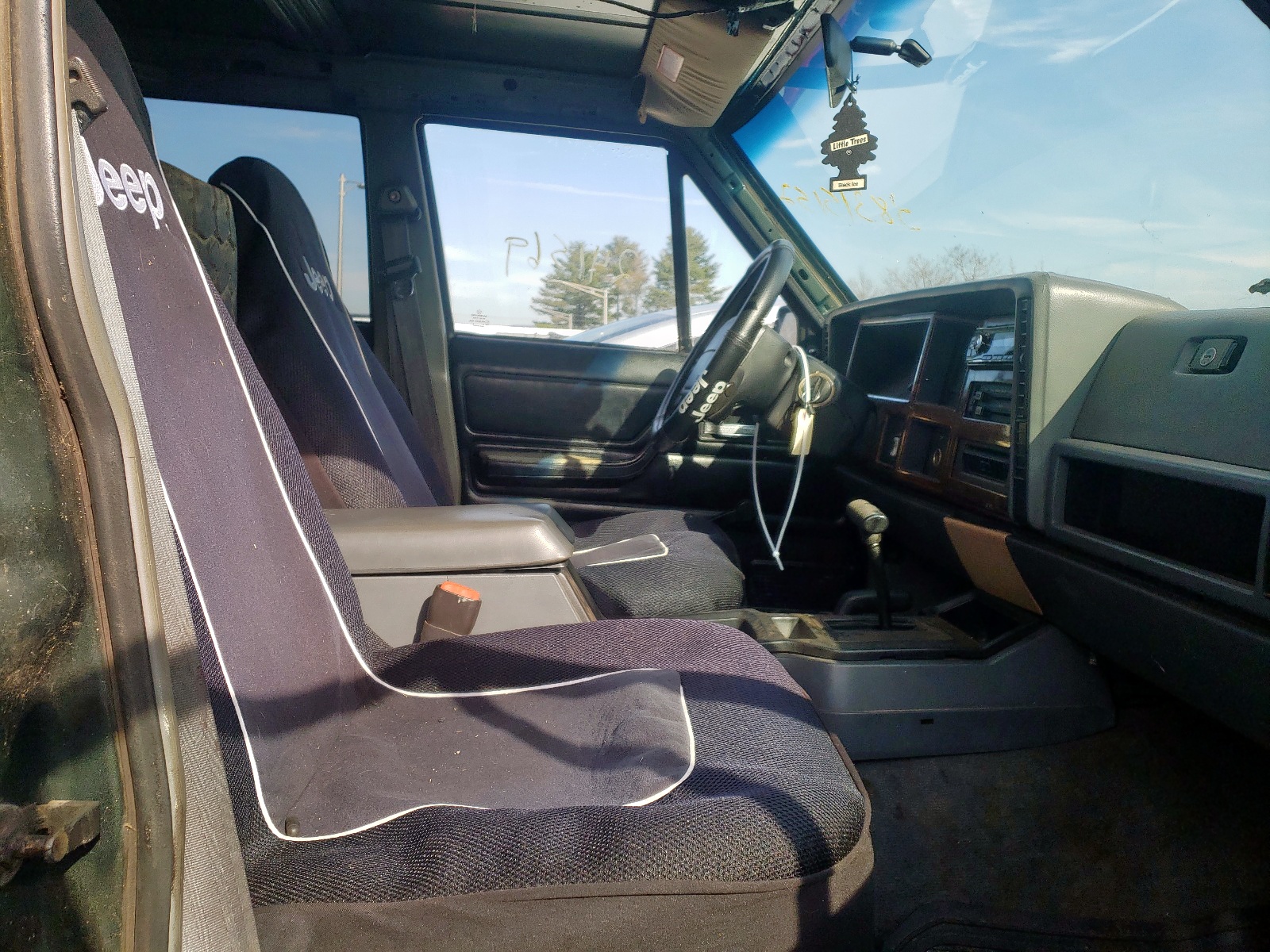 Photo 5 from auction – 1996 JEEP CHEROKEE S with VIN 1J4FJ68S4TL274119