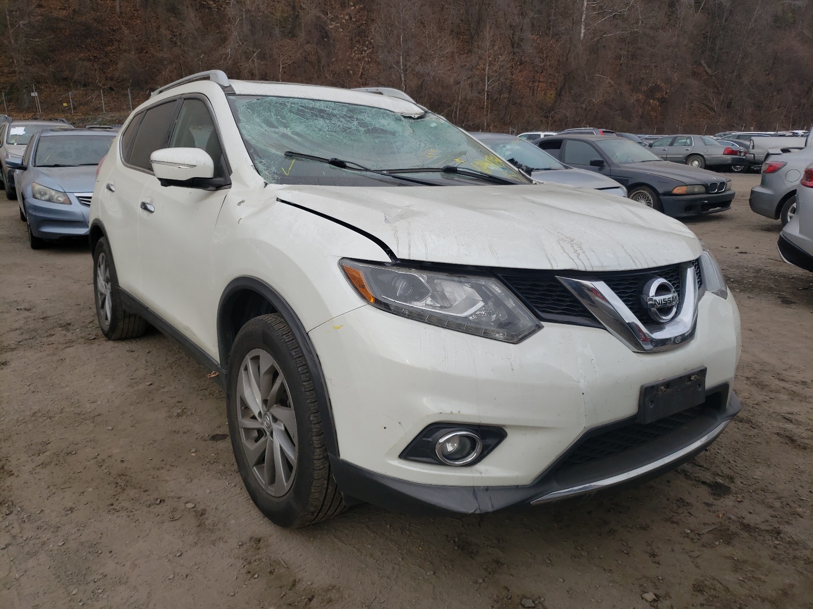 NISSAN ROGUE S 2015 with VIN 5N1AT2MV1FC827392 - Photo from auction