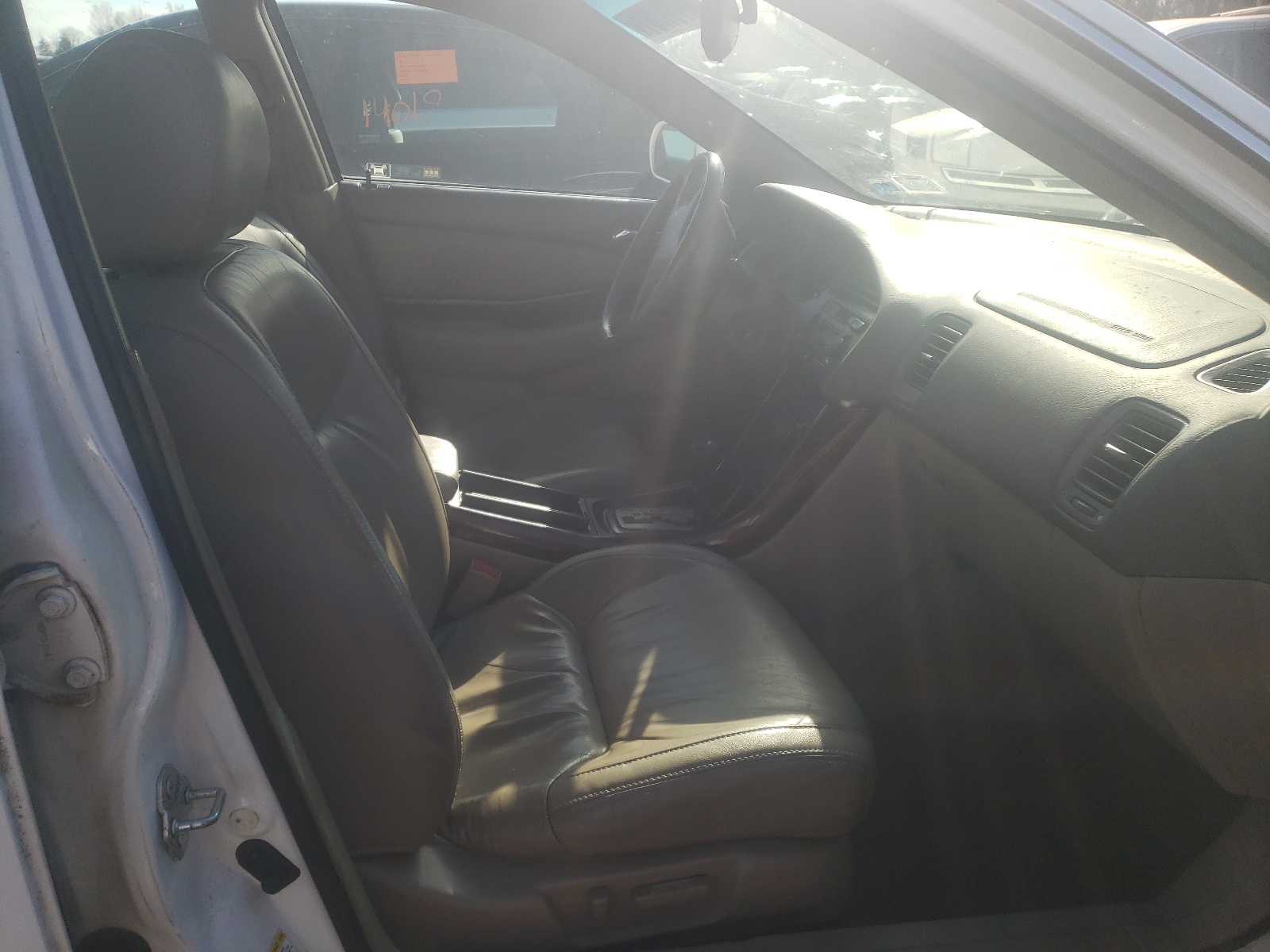 Photo 5 from auction – 2001 ACURA TL with VIN 19UUA56681A020677