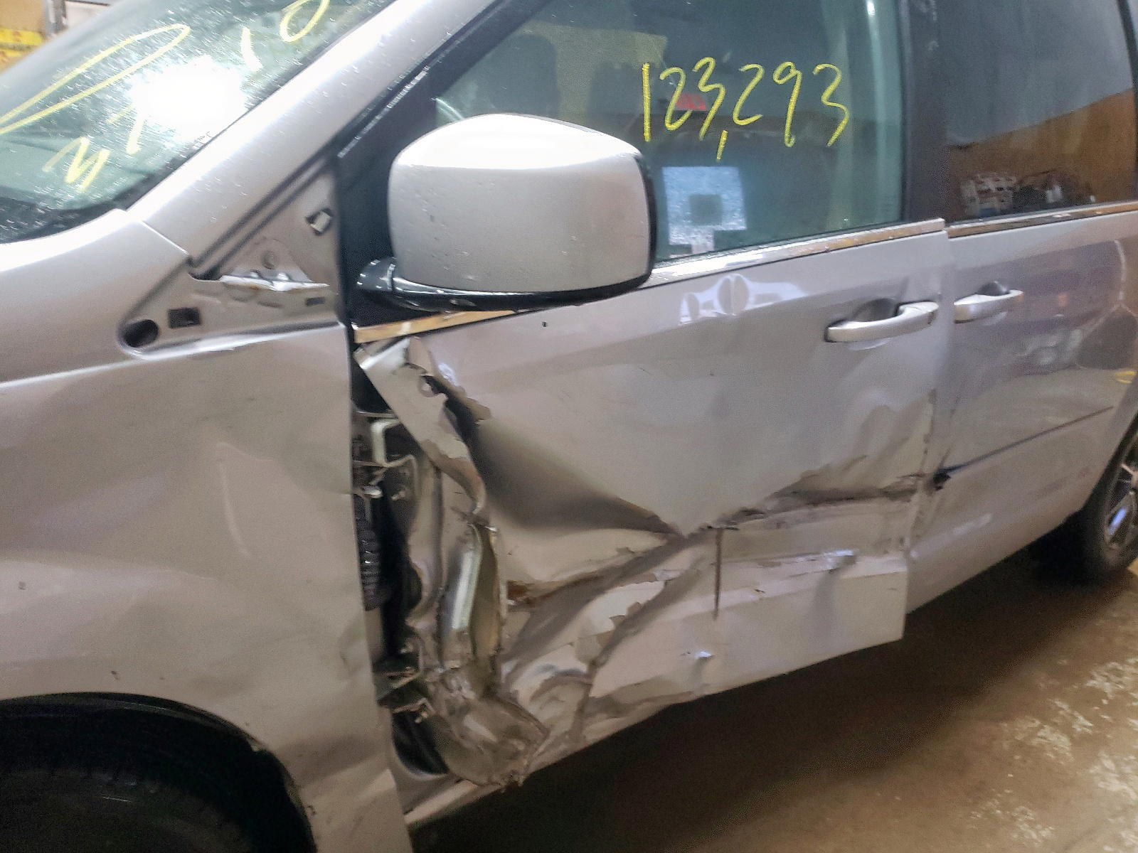 Photo 9 from auction – 2017 DODGE GRAND CARA with VIN 2C4RDGCG9HR860378
