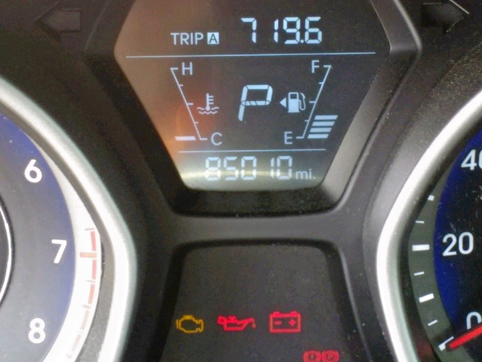 Photo 8 from auction – 2015 HYUNDAI ELANTRA SE with VIN KMHDH4AE3FU328862